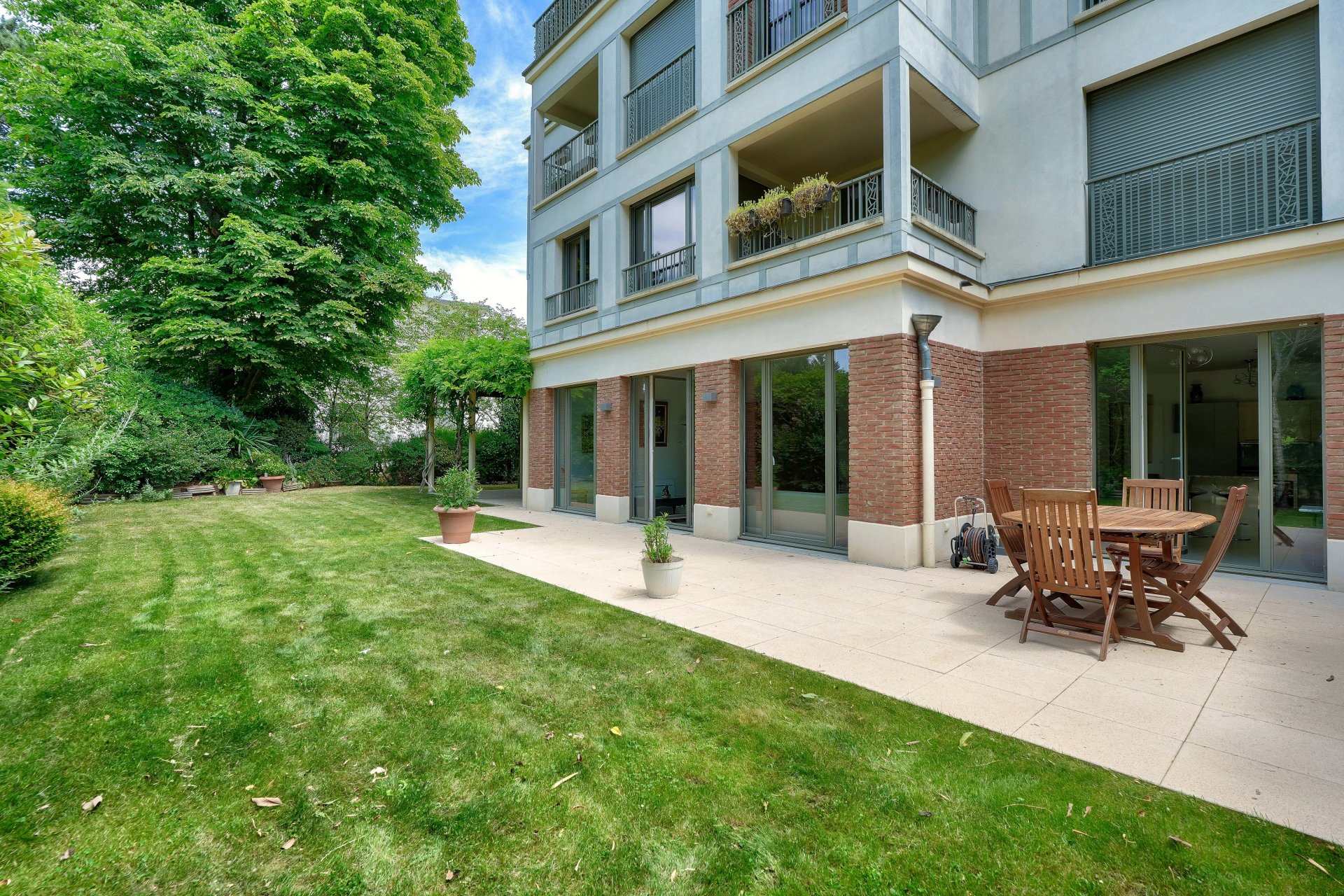3 Bedroom Apartment/Flat's Image 3