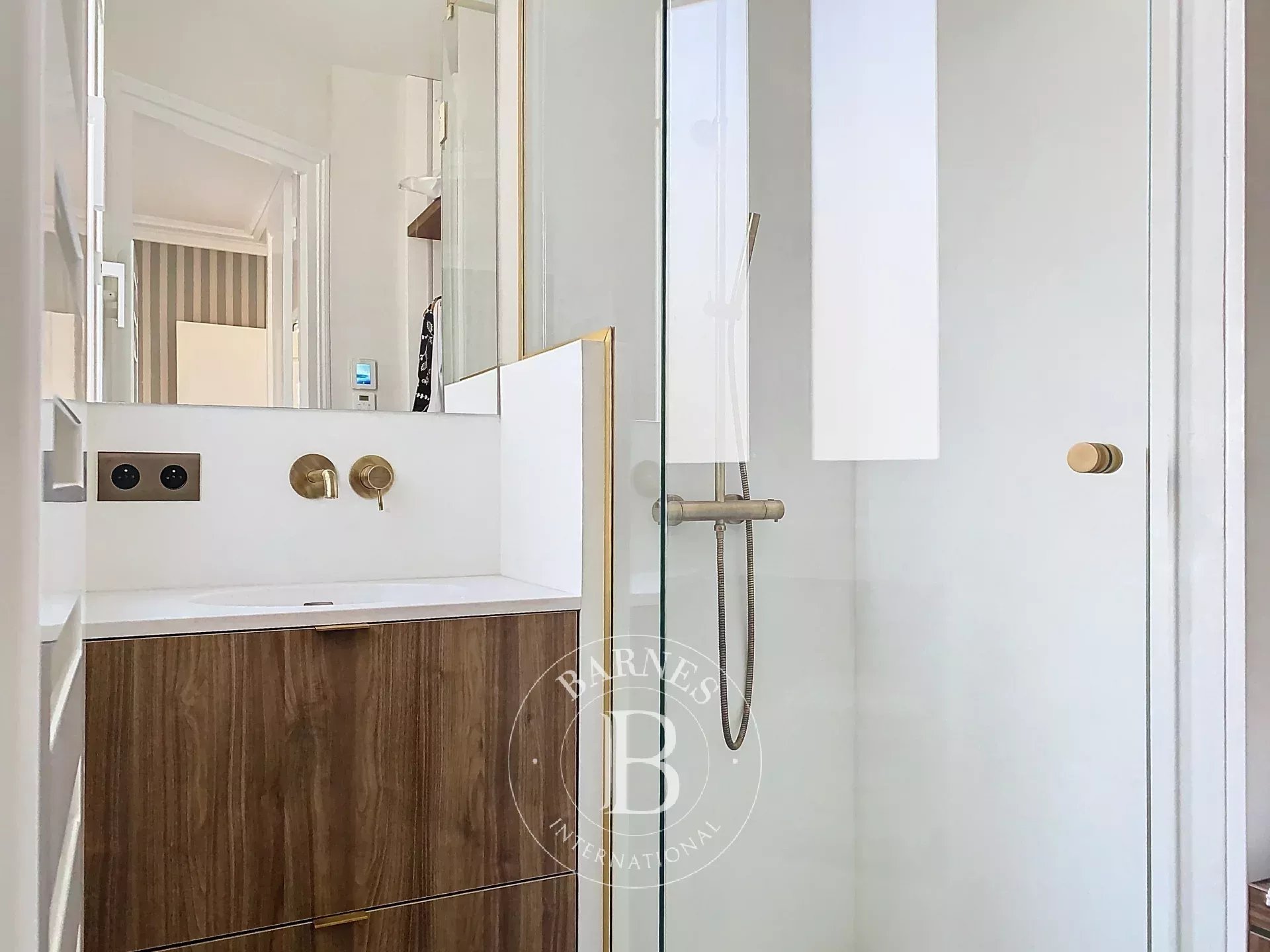 Daire Paris 18ème - picture 15