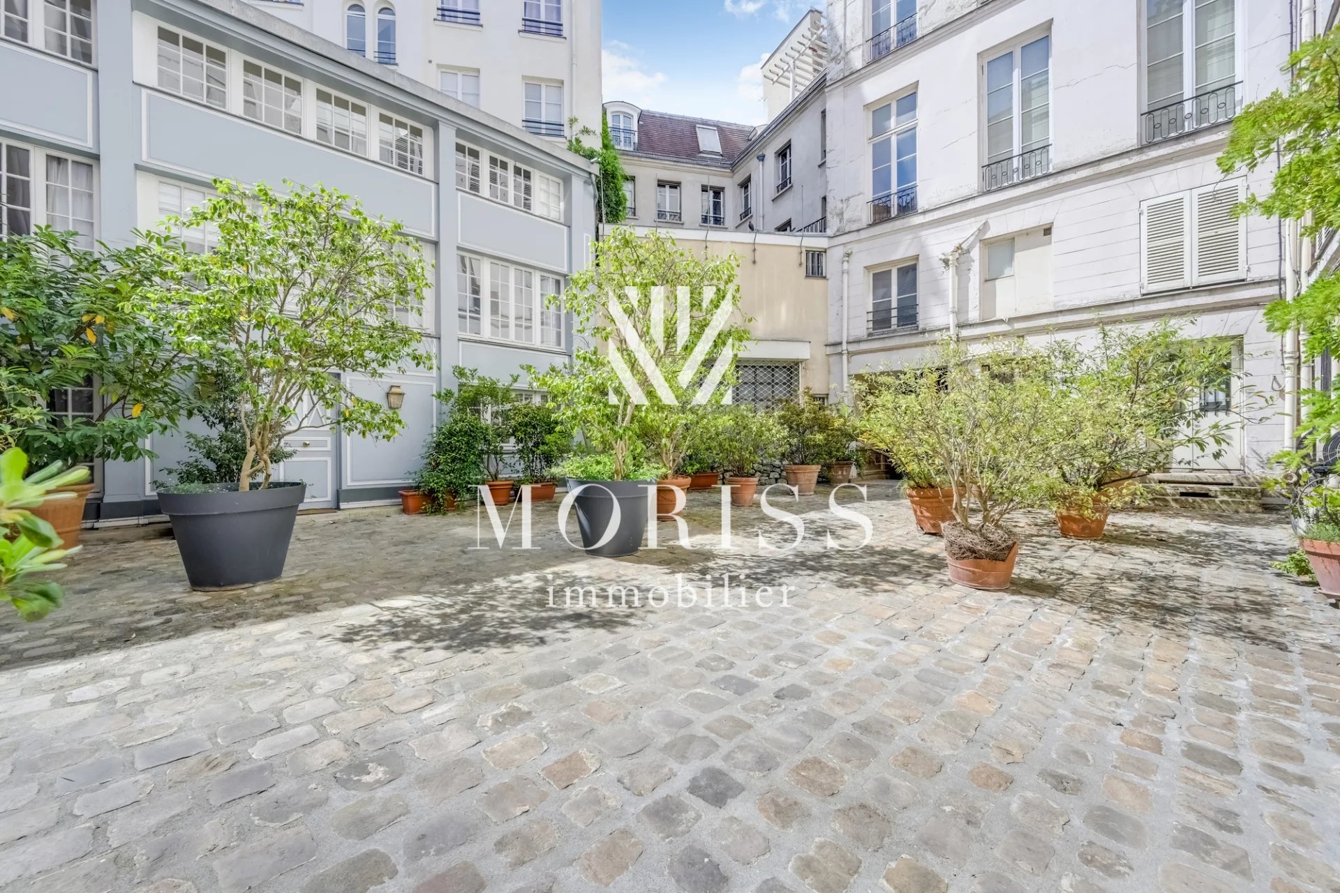 PARIS 75006 STUDIO DE 19m² - Image Array