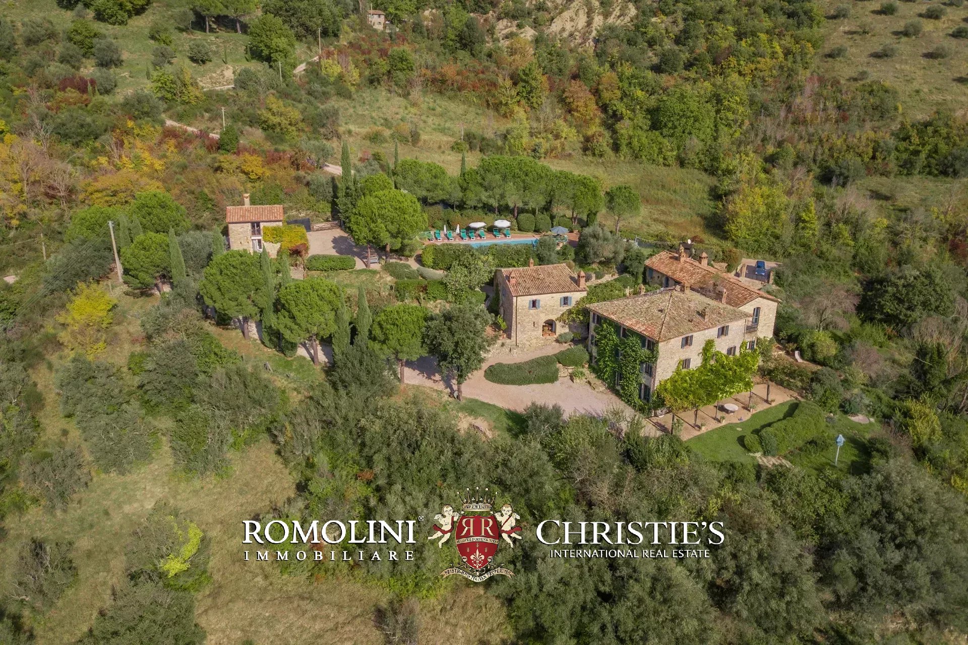  FINELY RESTORED RURAL COMPLEX FOR SALE IN UMBERTIDE UMBRIA