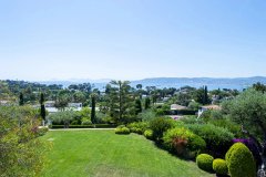 Luxury Villa Antibes: Rare Sea View Family Estate in Cap d'Antibes — photo 2 of 7
