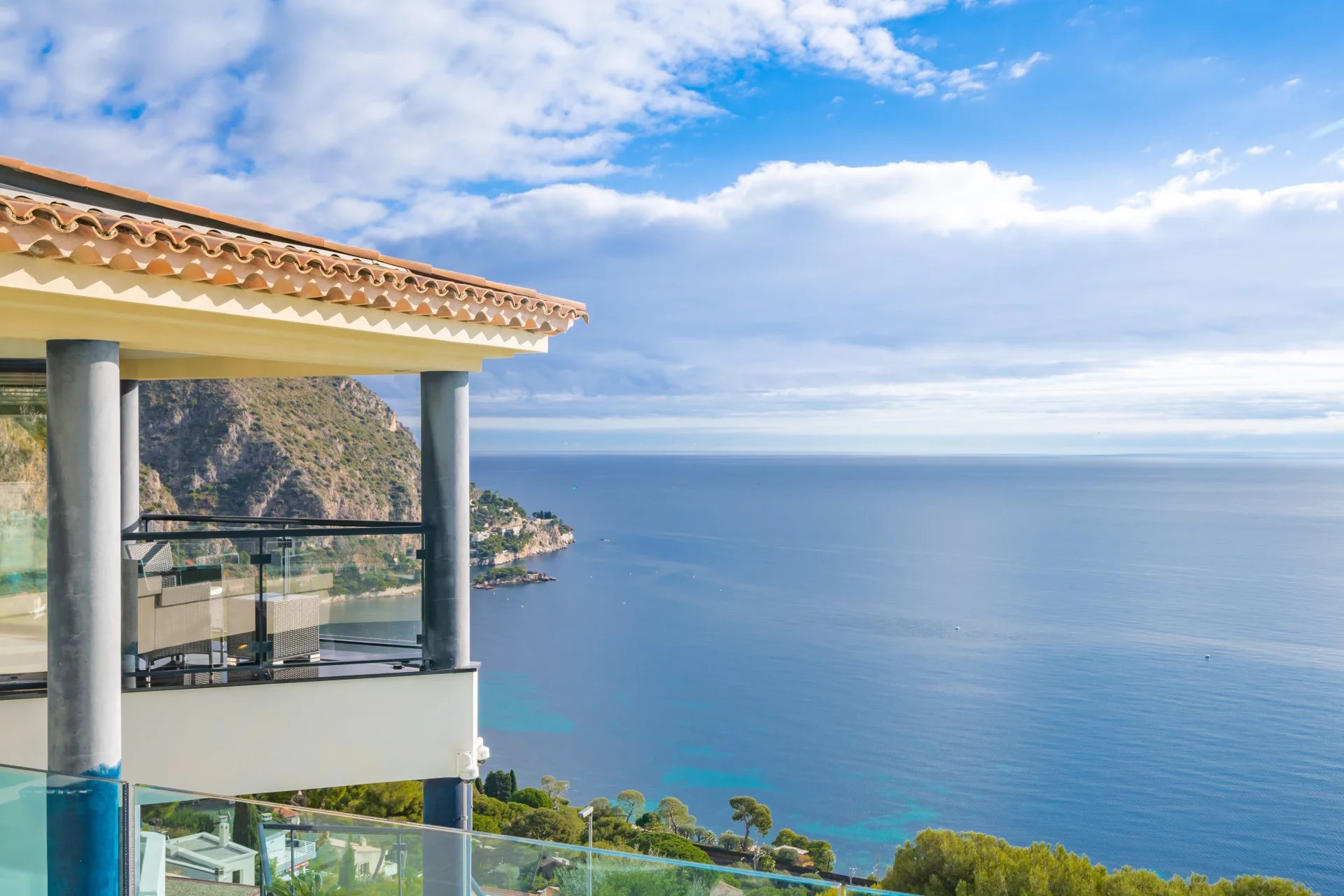 Exceptional Contemporary Villa with Panoramic Sea Views