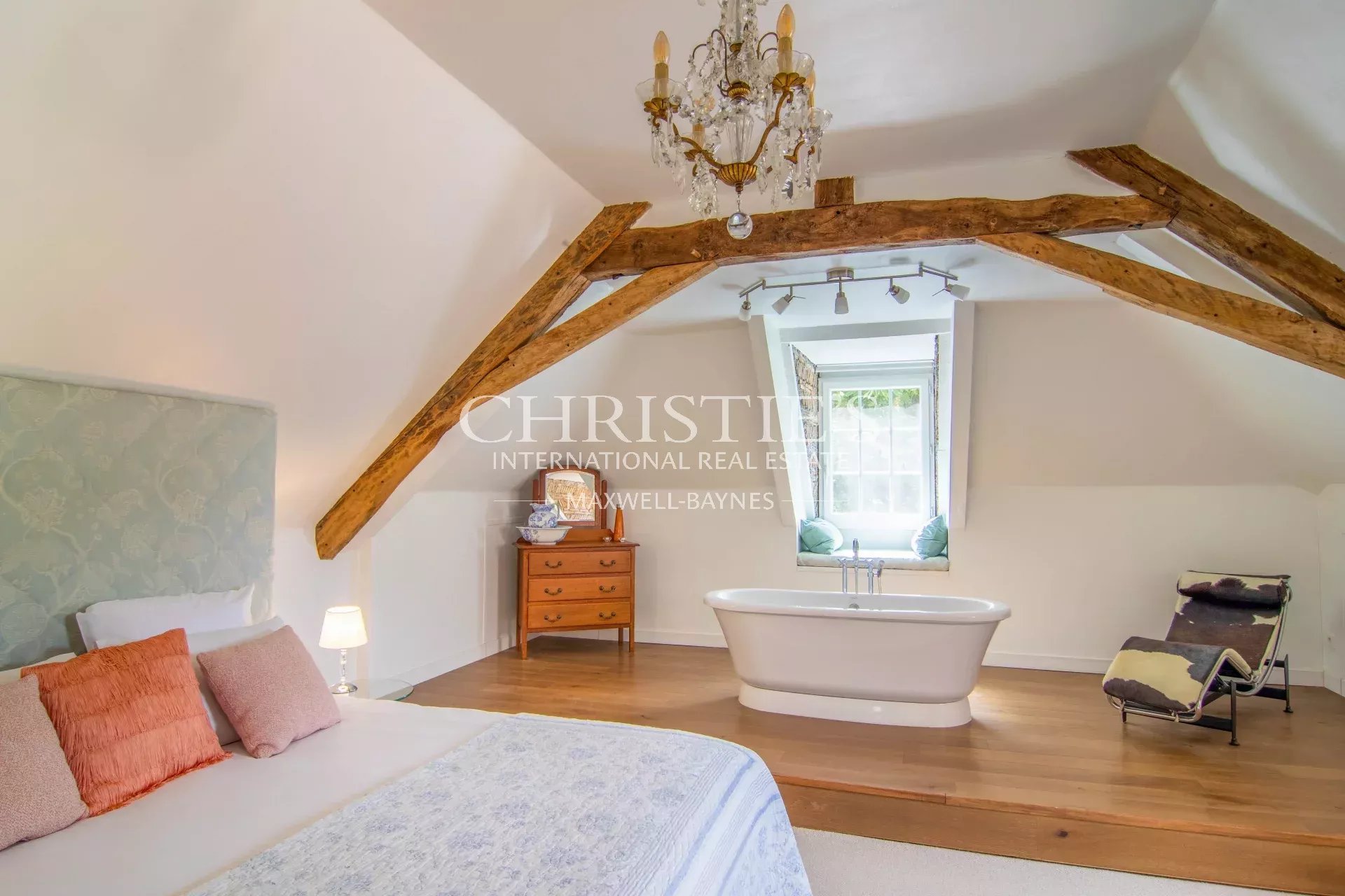 10 Bedroom Villa/Townhouse's Image 18