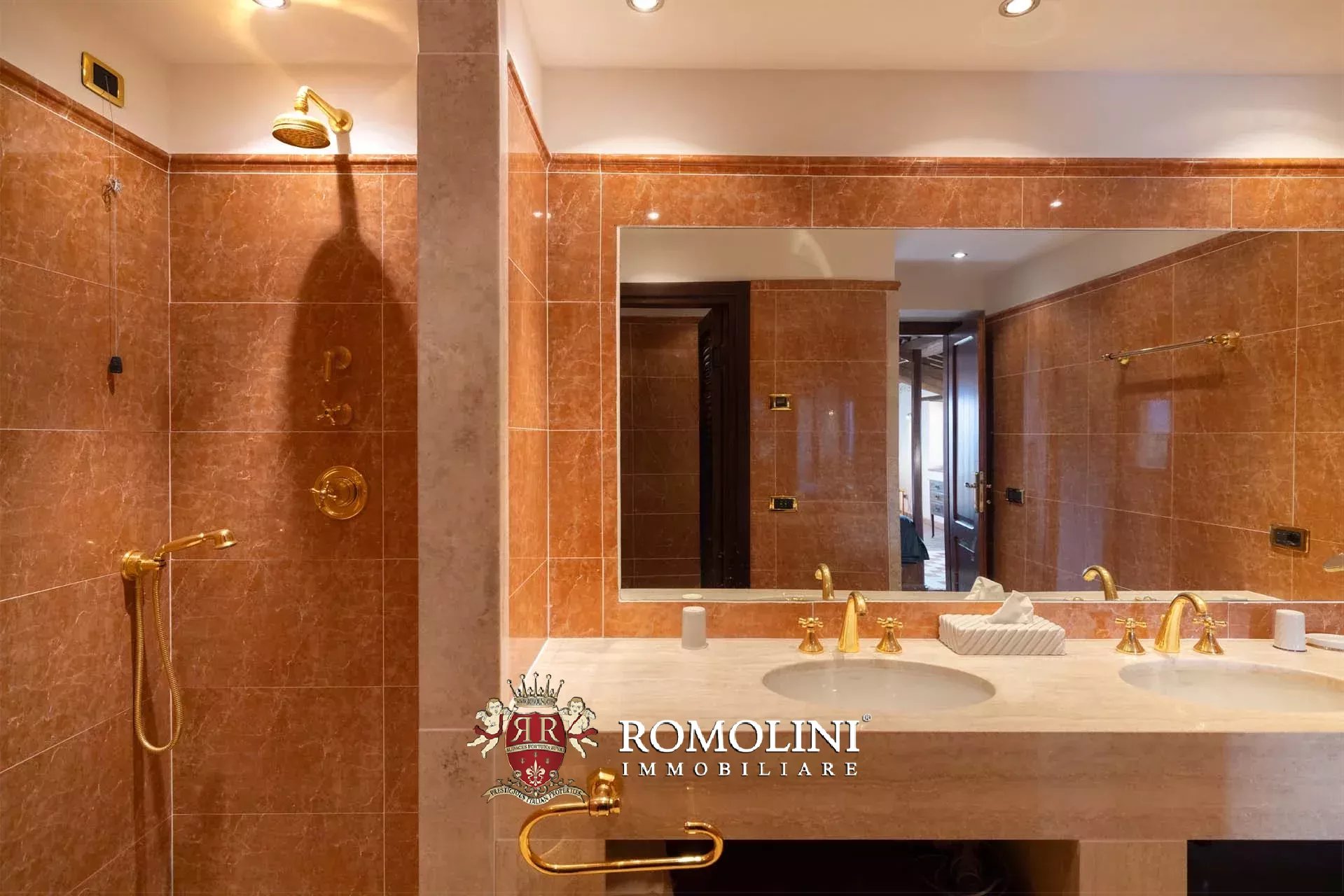 10 Bedroom Villa/Townhouse's Image 153