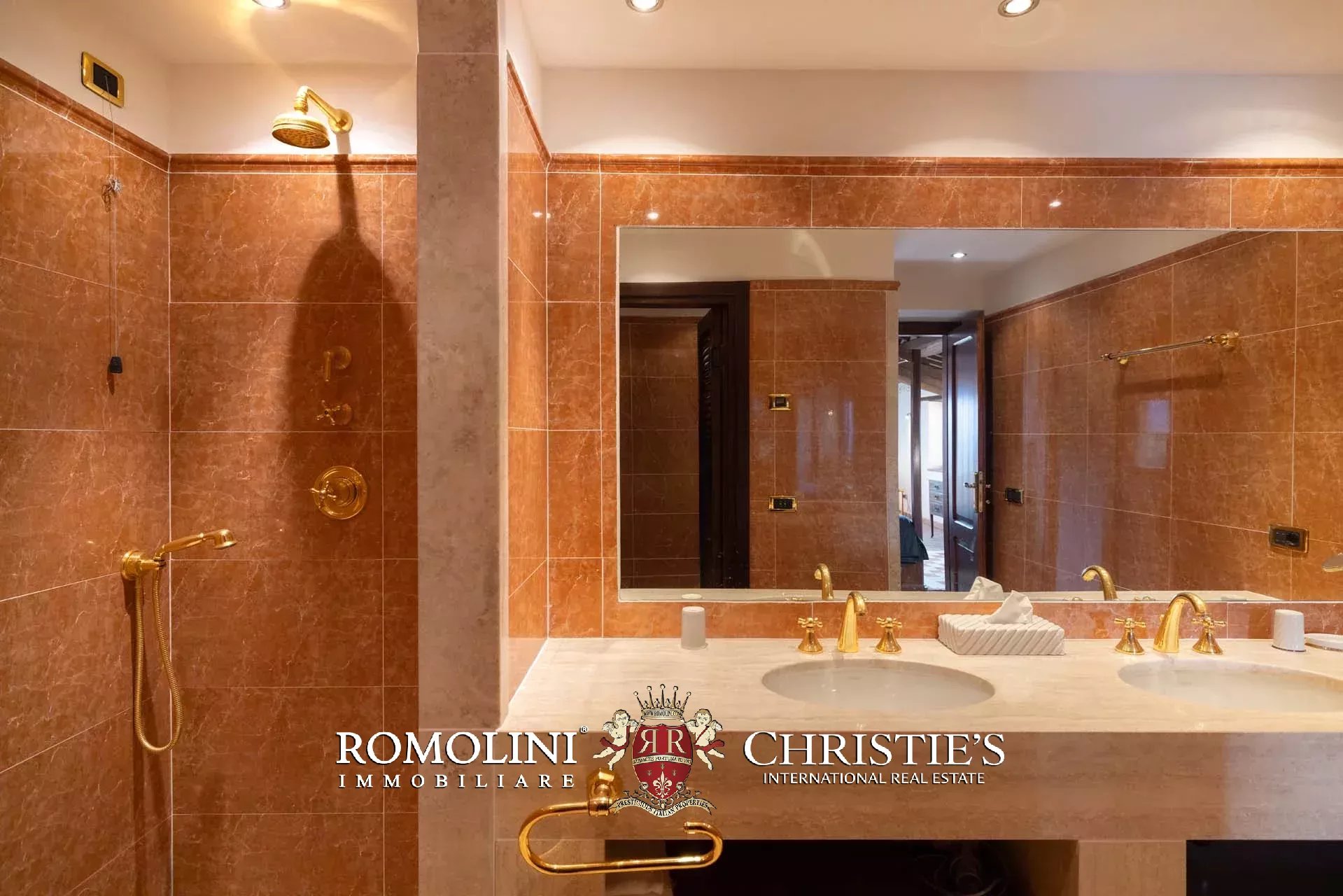 10 Bedroom Villa/Townhouse's Image 153