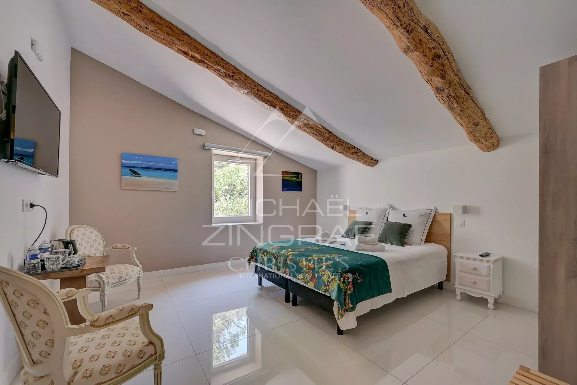 8 Bedroom Villa/Townhouse's Image 9