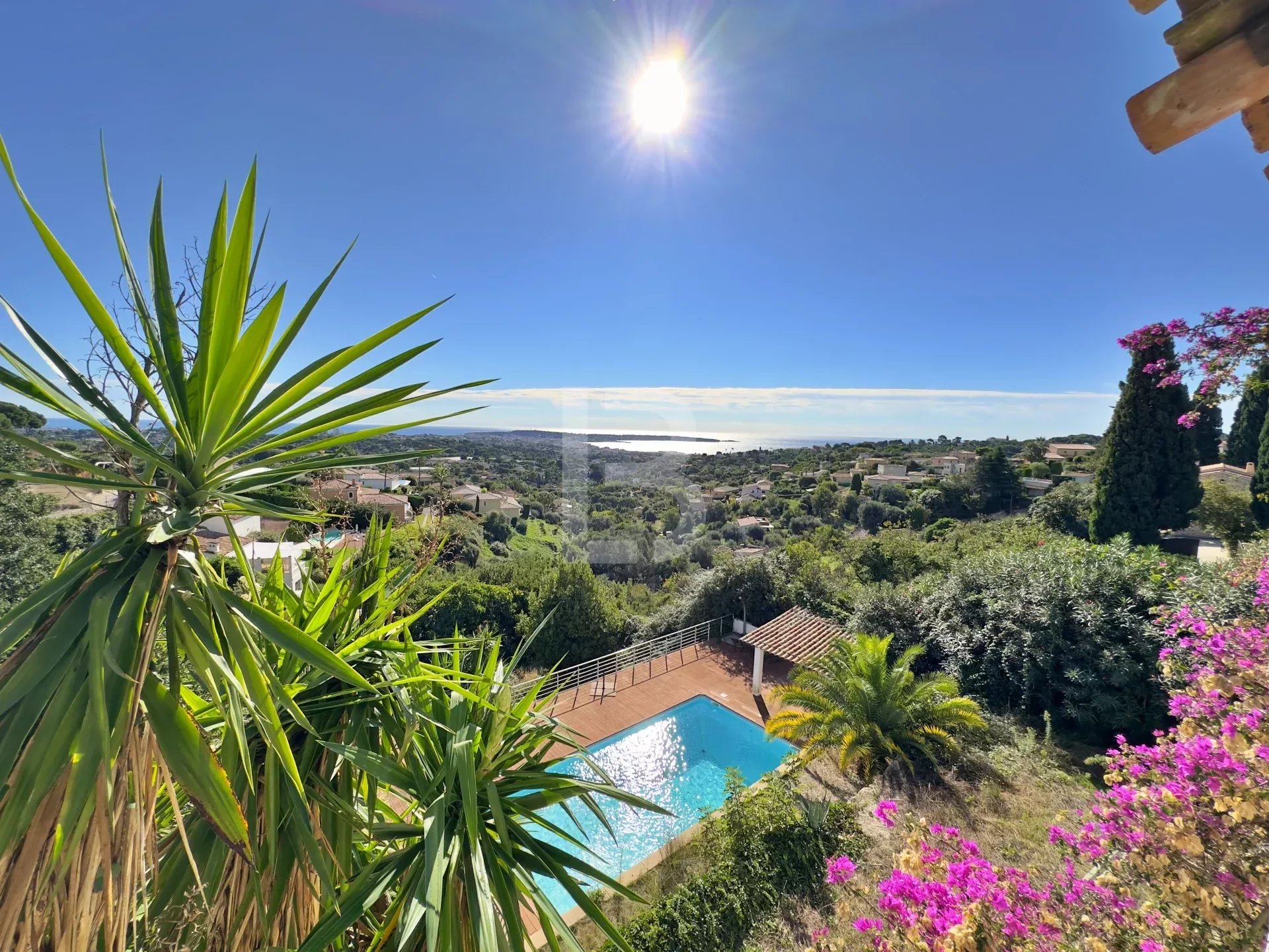 Villa au calme absolu avec vue panoramique sur la mer