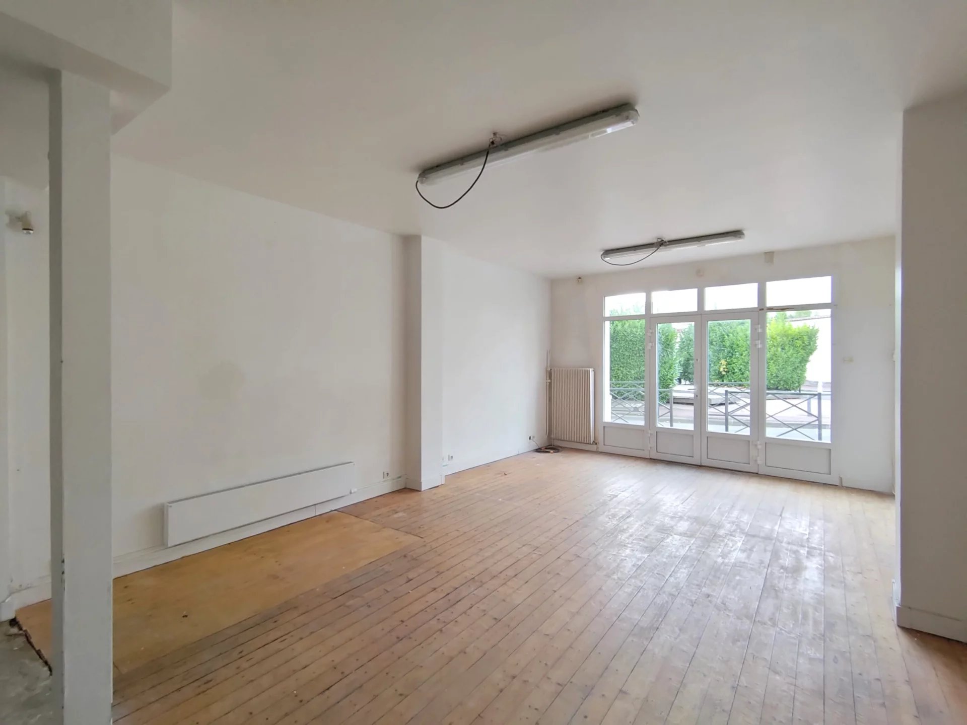 Agence immobilière de PARIS - LONDON - PAROS