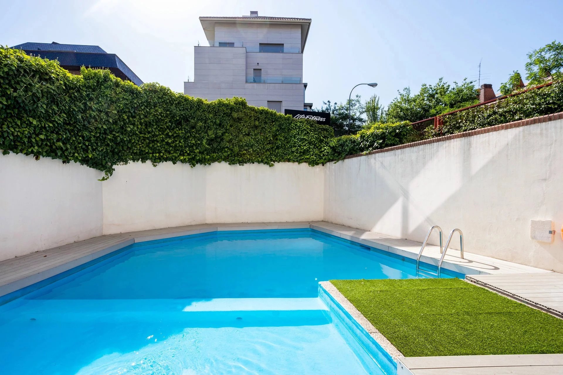 Refurbished and decorated in Nueva España