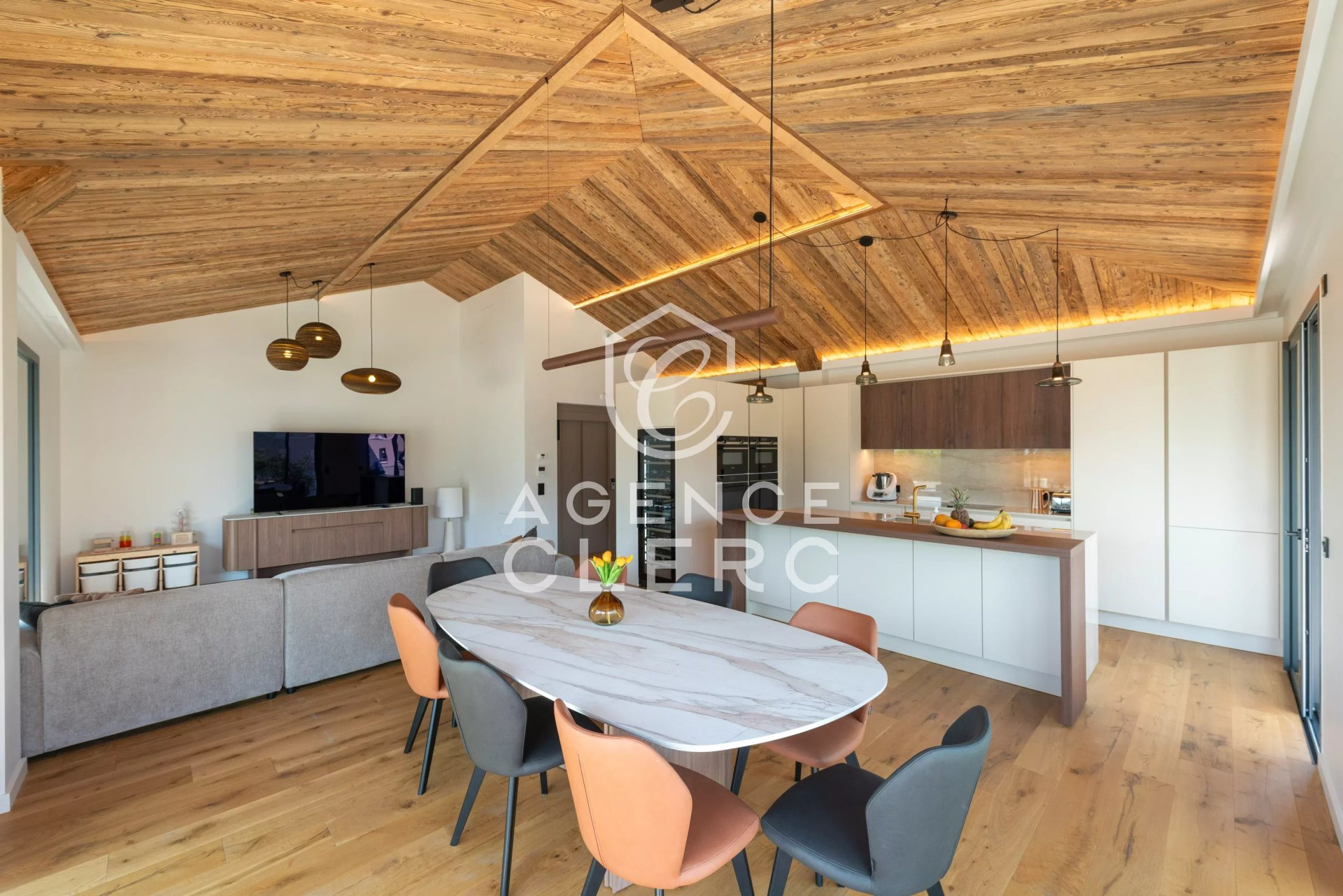 5 Bedroom Villa/Townhouse's Image 9