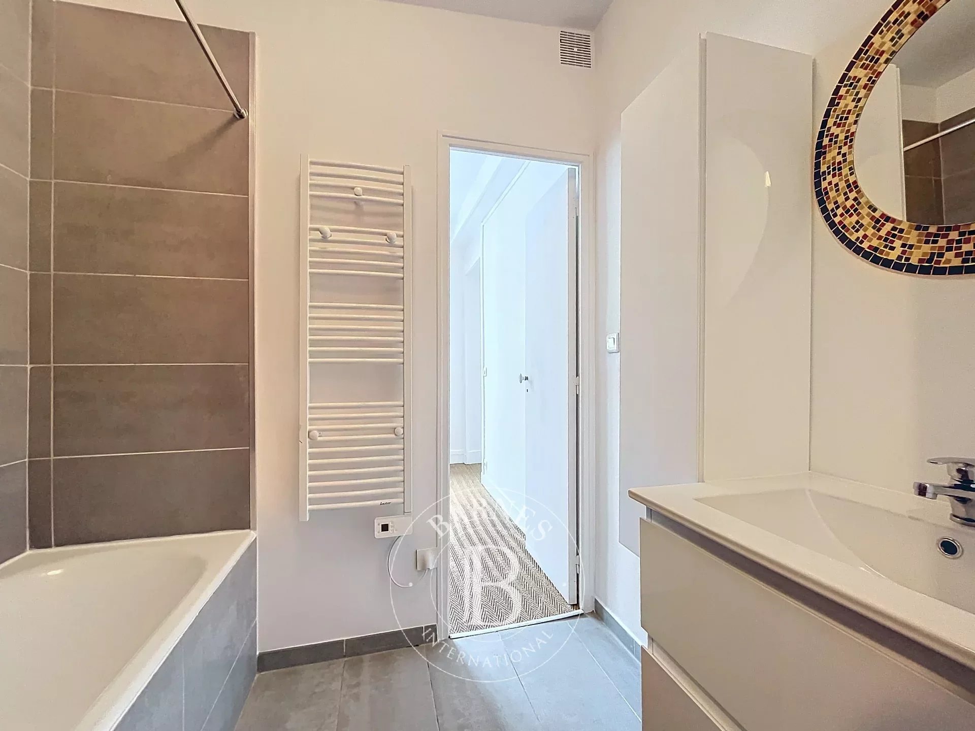 Daire Paris 10ème - picture 5