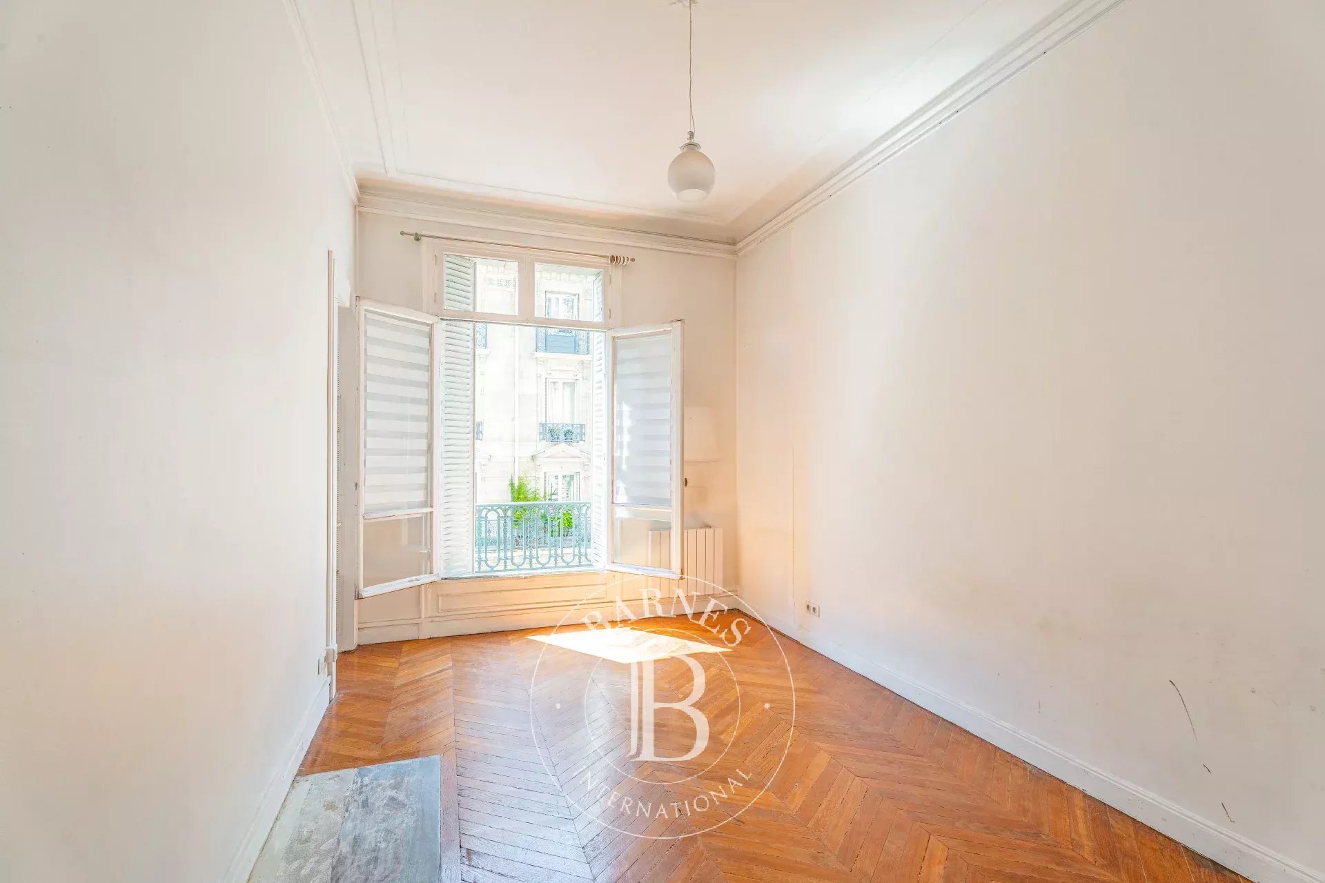 Paris 17 - Etoile / Saint Ferdinand - Appartement au 2è étage avec vue dégagée - 4 ou 5 chambres - picture 13