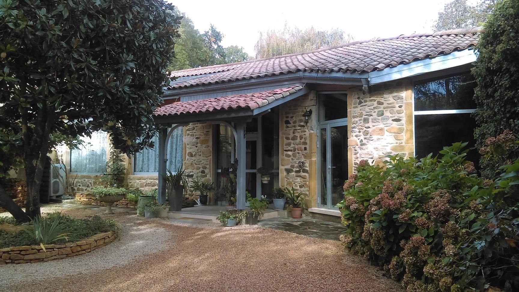 Magnifique maison atypique à LEGNY