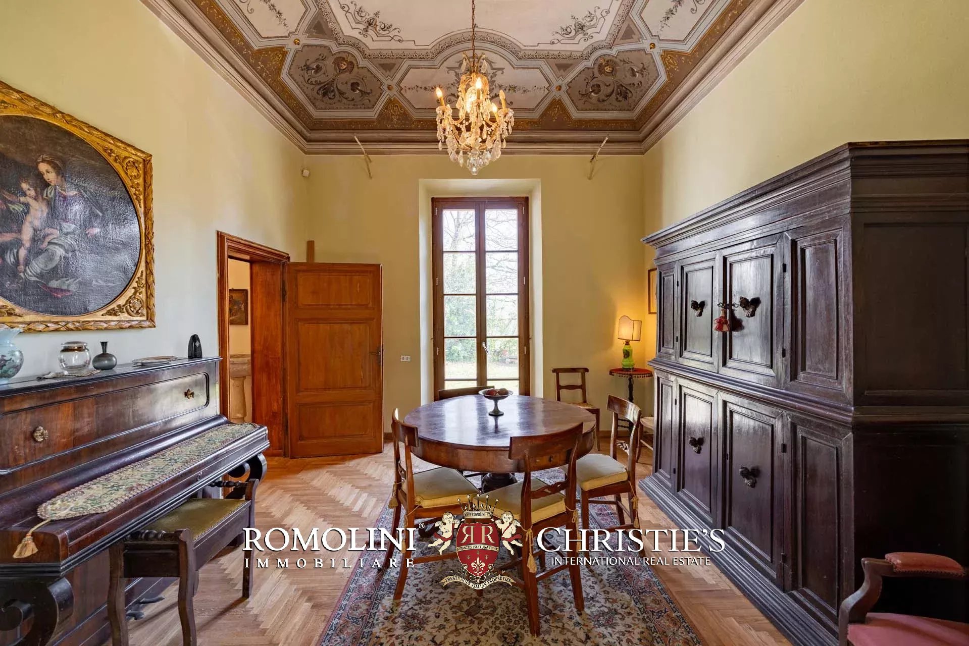 6 Bedroom Villa/Townhouse's Image 18