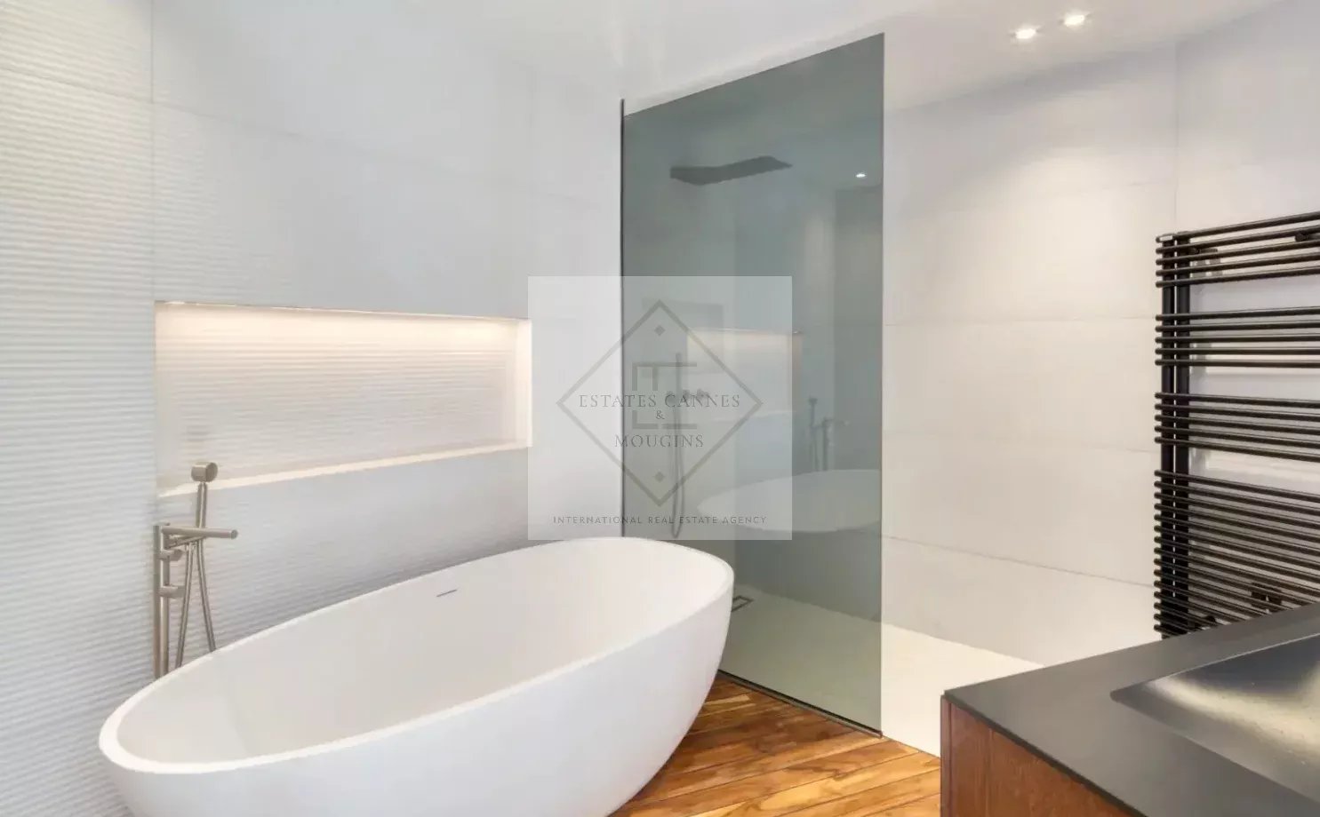 LOCATION À L’ANNÉE | VILLA D’EXCEPTION AVEC VUE MER & TENNIS PRIVÉ — photo 20