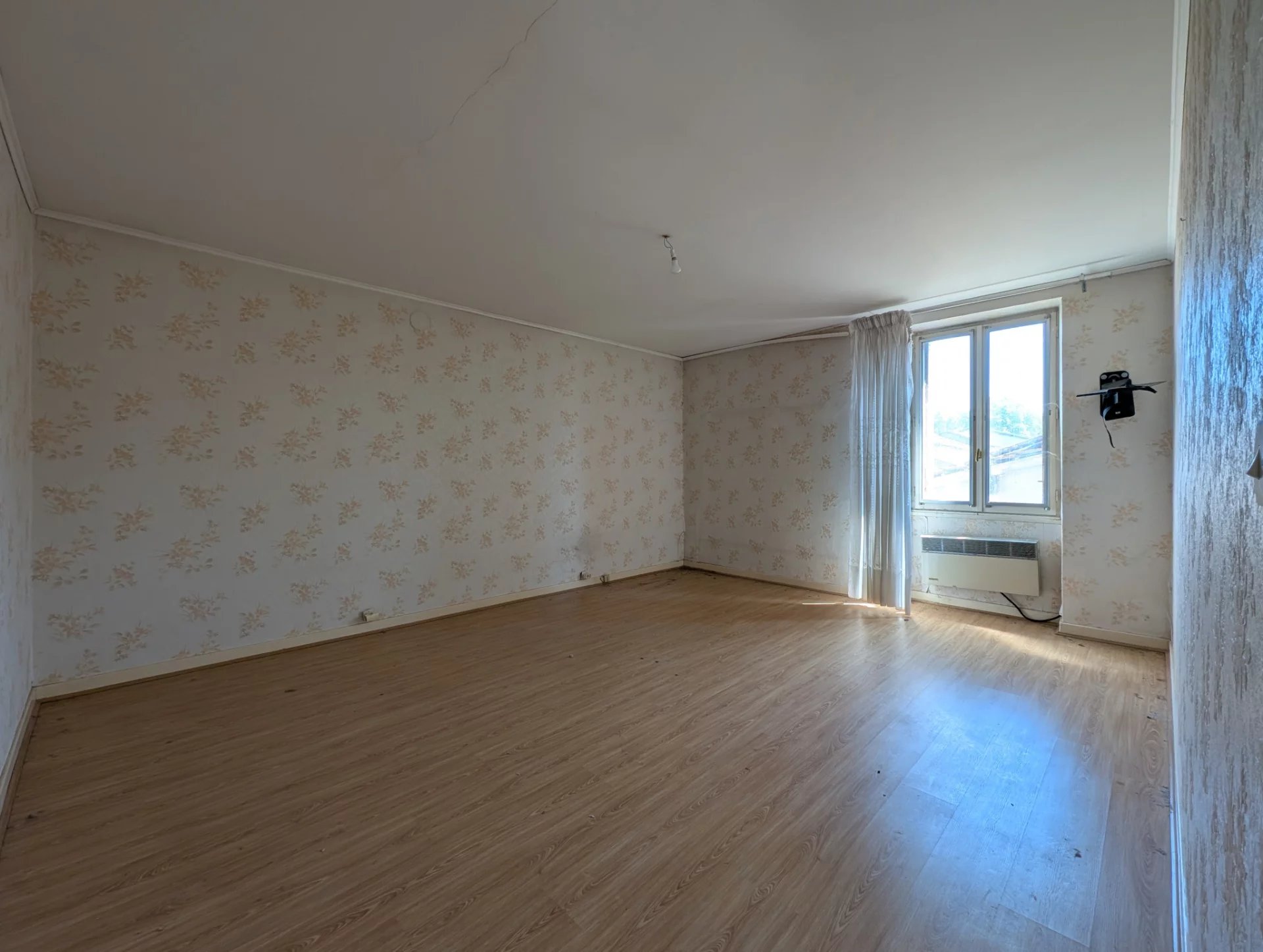 Appartement 65 m2 à rénover hameau de Bancel