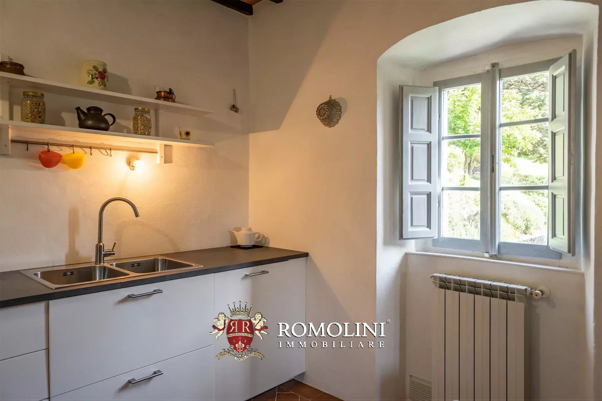 6 Bedroom Villa/Townhouse's Image 44