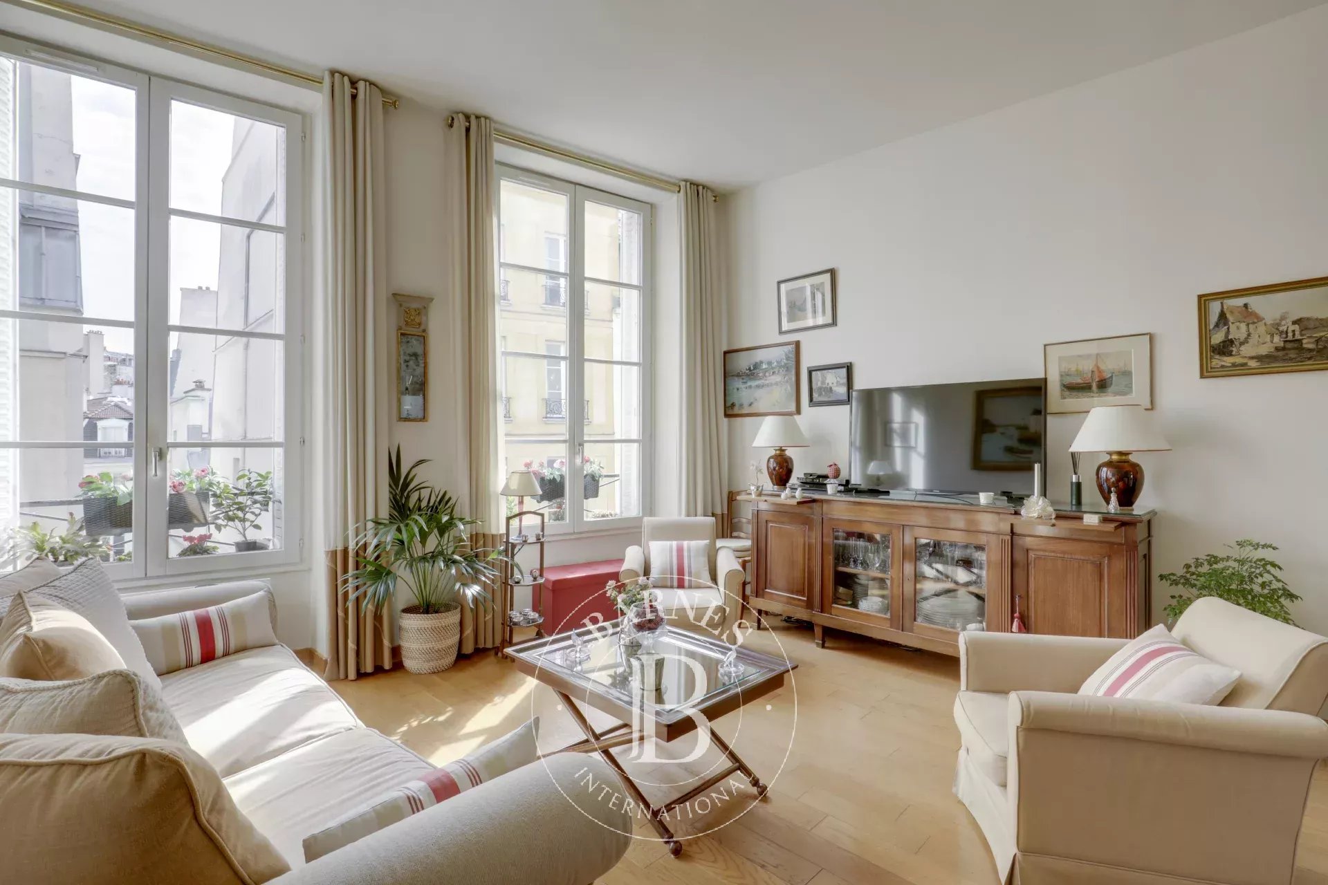 Paris 6 - Dragon - 2 rooms - spacious - view