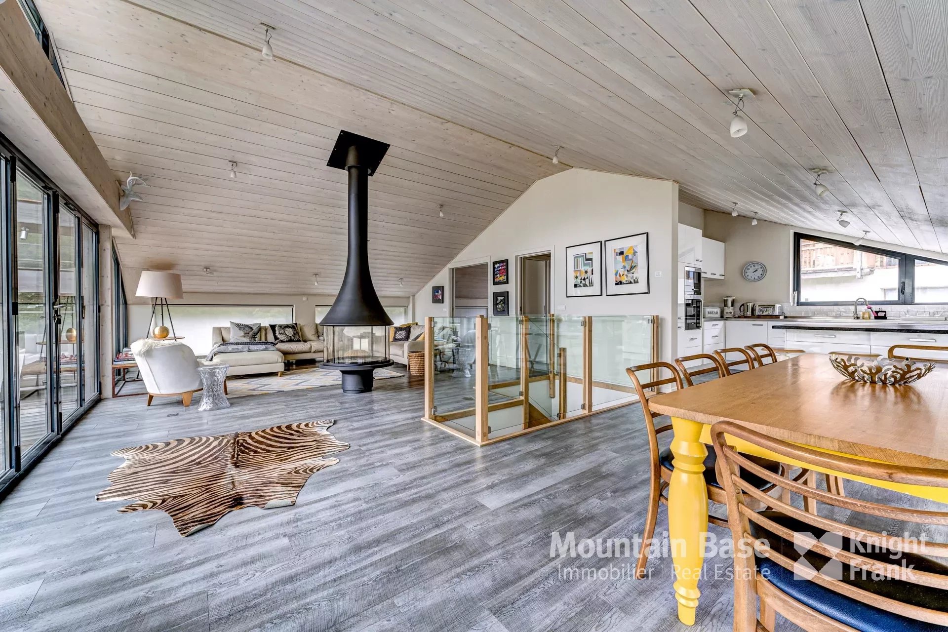 Photo of A modern 4-bedroom, 4-bathroom chalet in the popular location of Les Praz