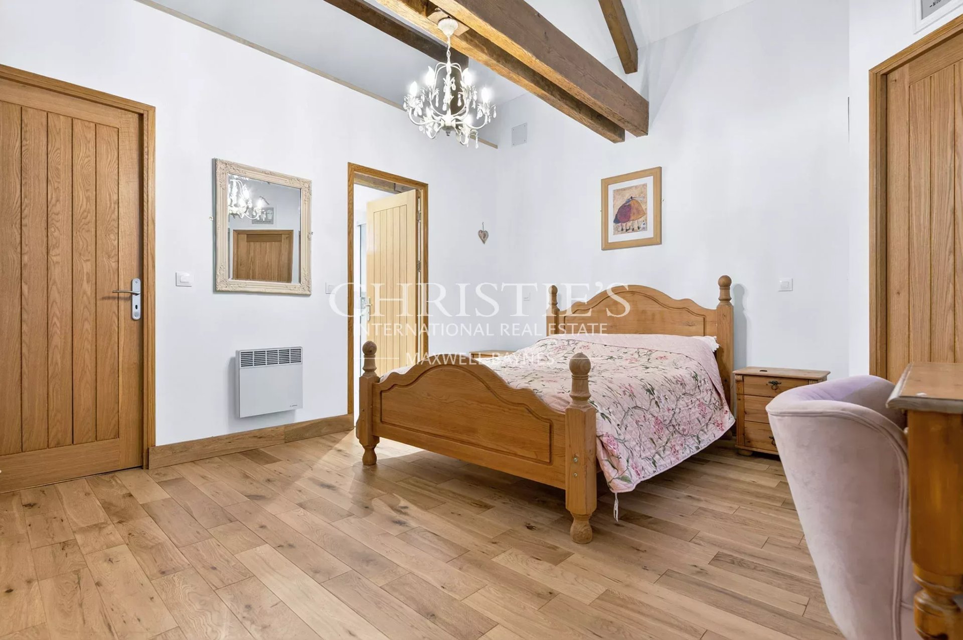 38 Bedroom Chateau's Image 10