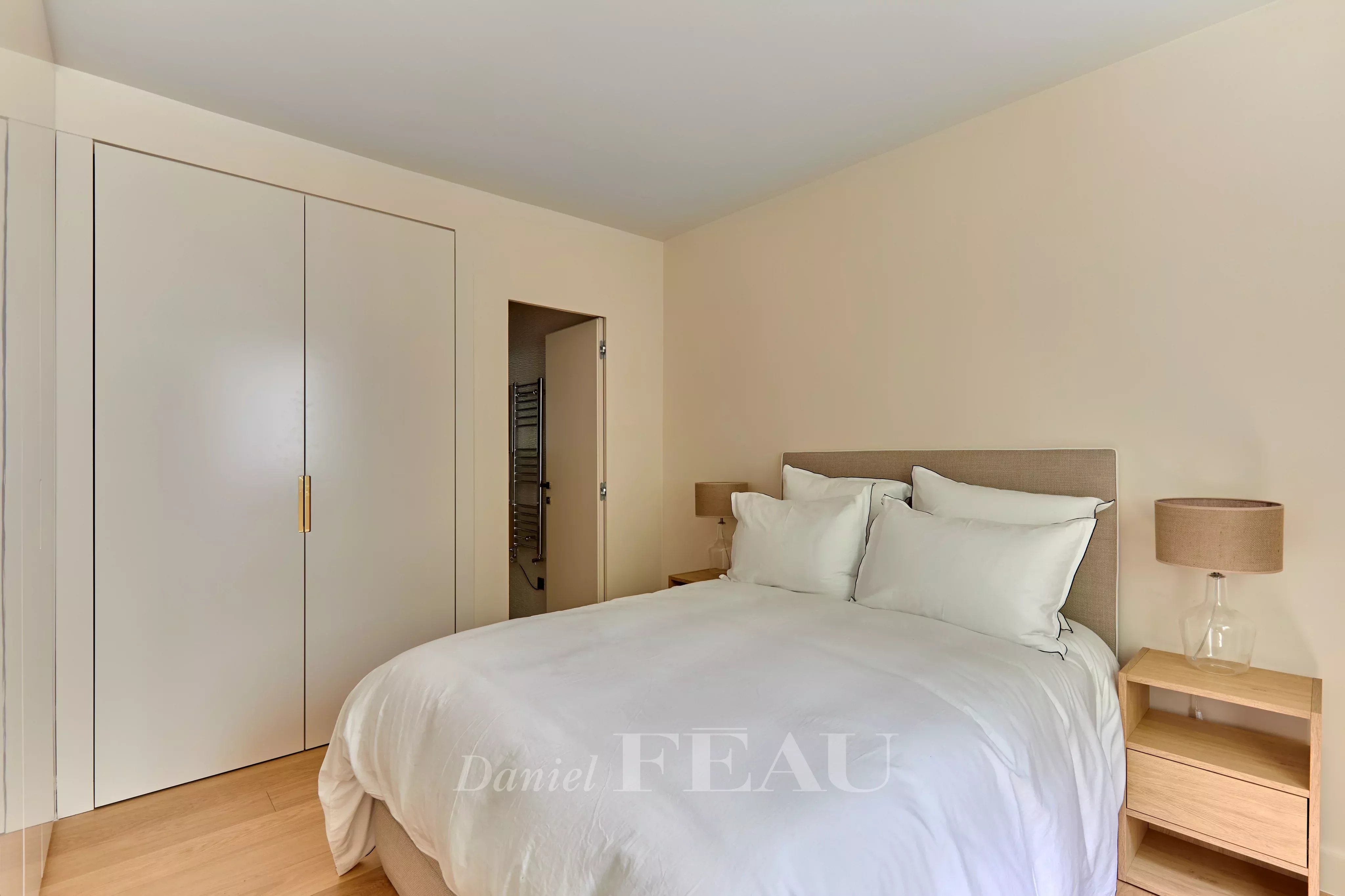 Bedroom with storage 