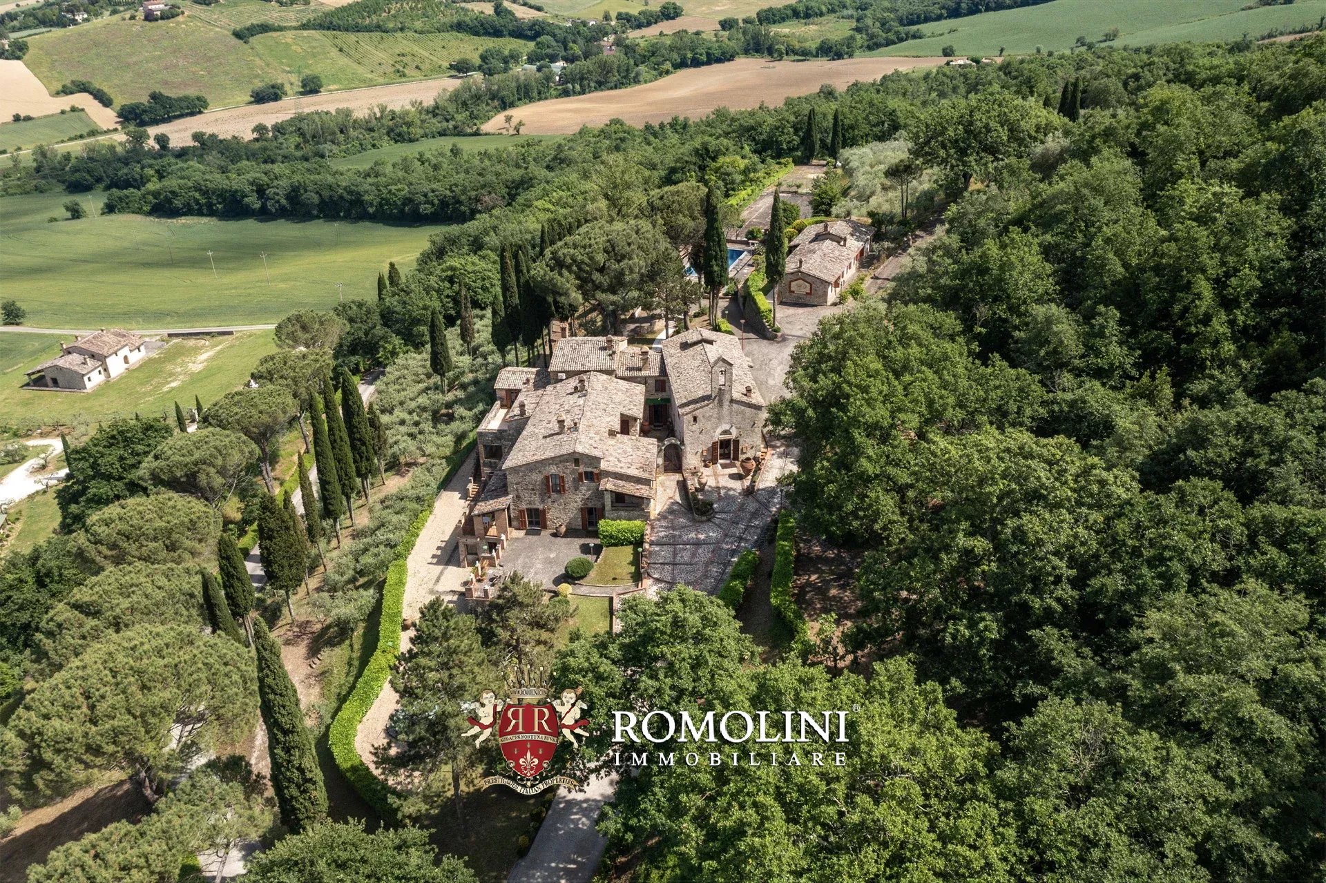 8 Bedroom Villa/Townhouse's Image 22