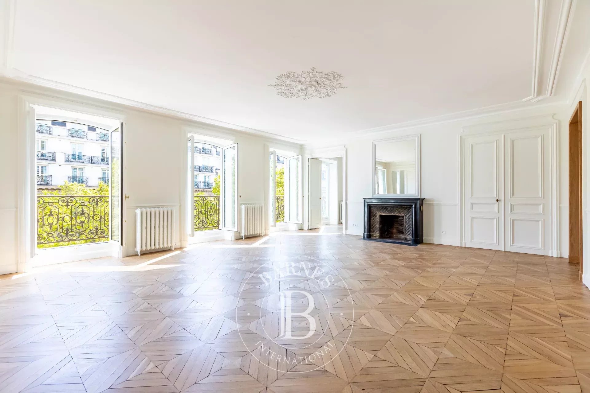 Appartement Paris 75008  -  ref 86940652 (picture 2)