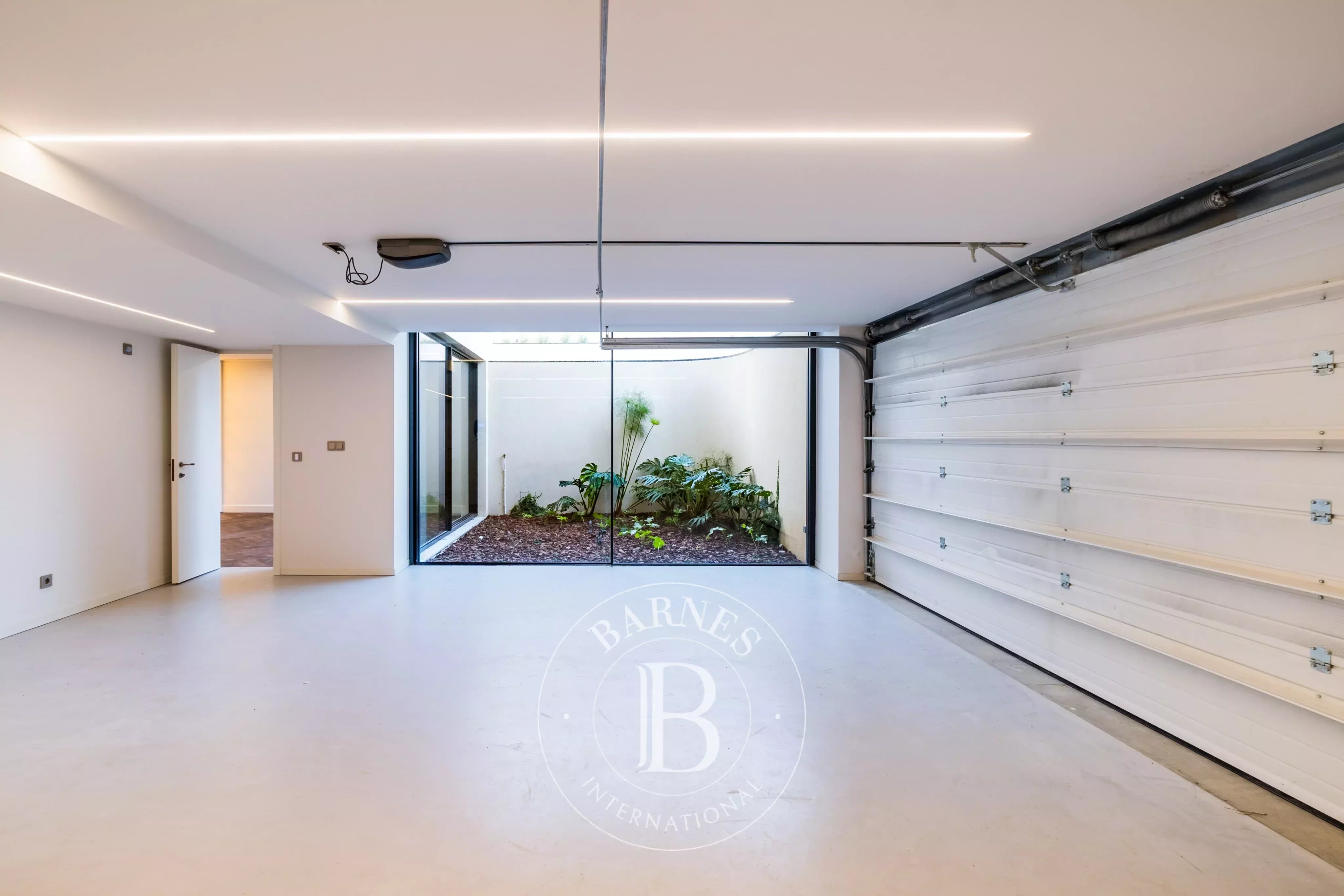 Contemporary villa in Cascais