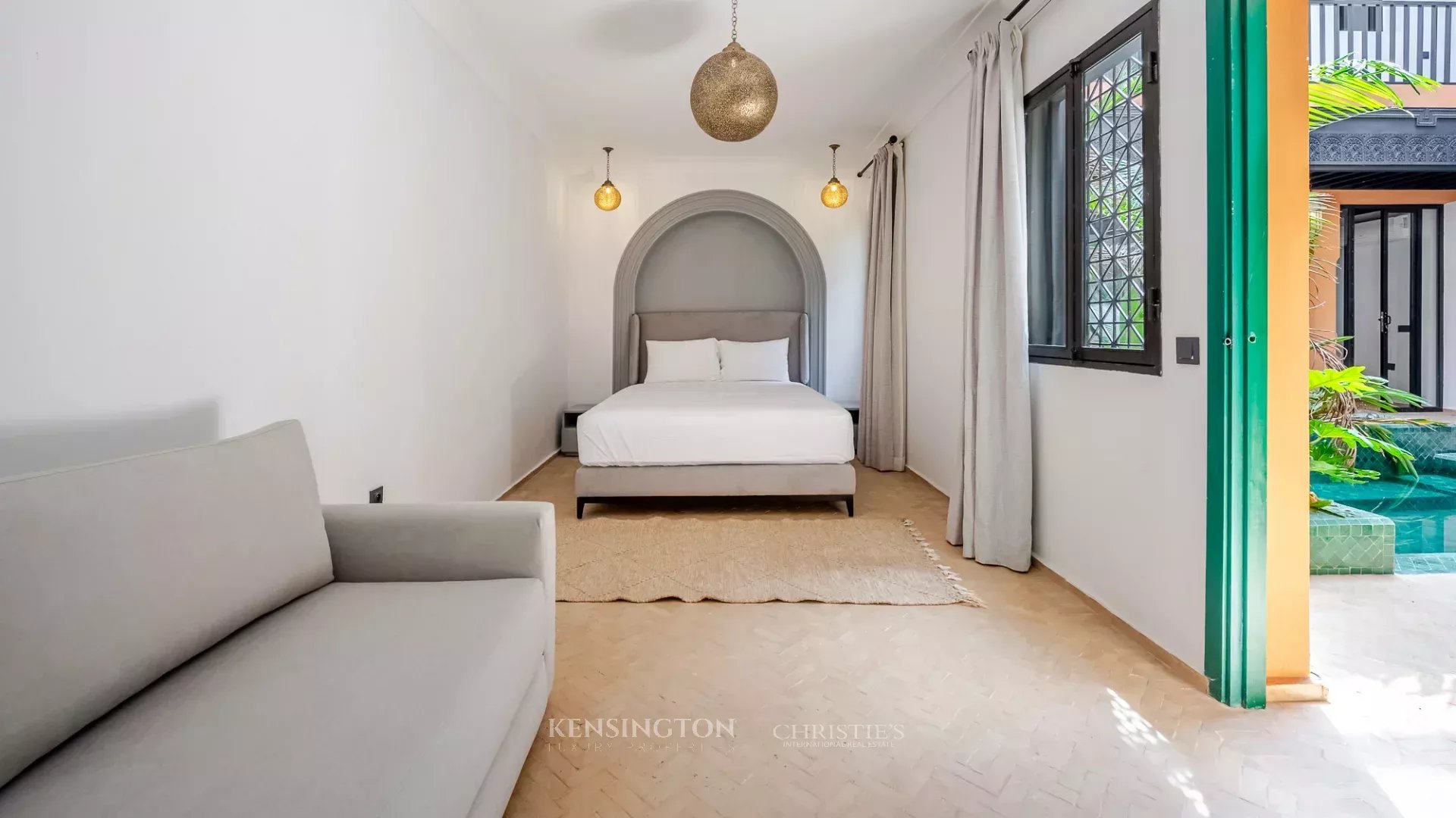 5 Bedroom Villa/Townhouse's Image 3