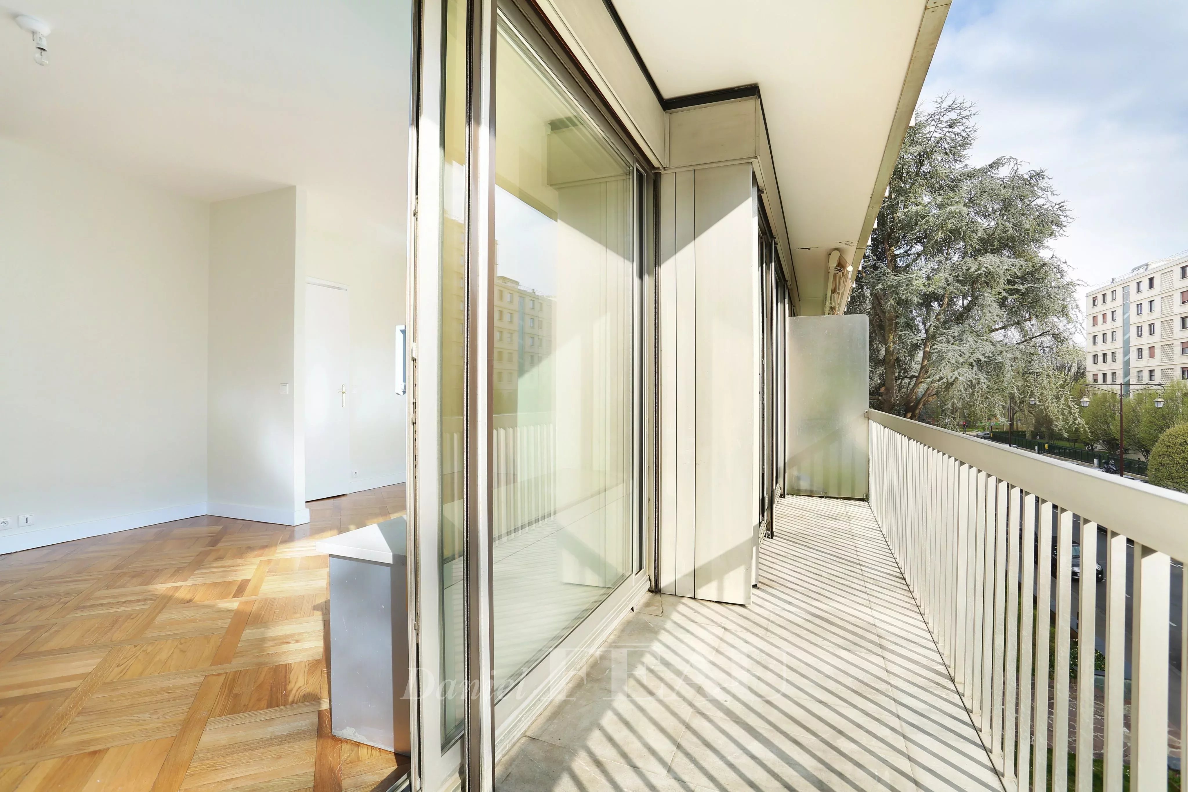 Double-séjour sur balcon sud