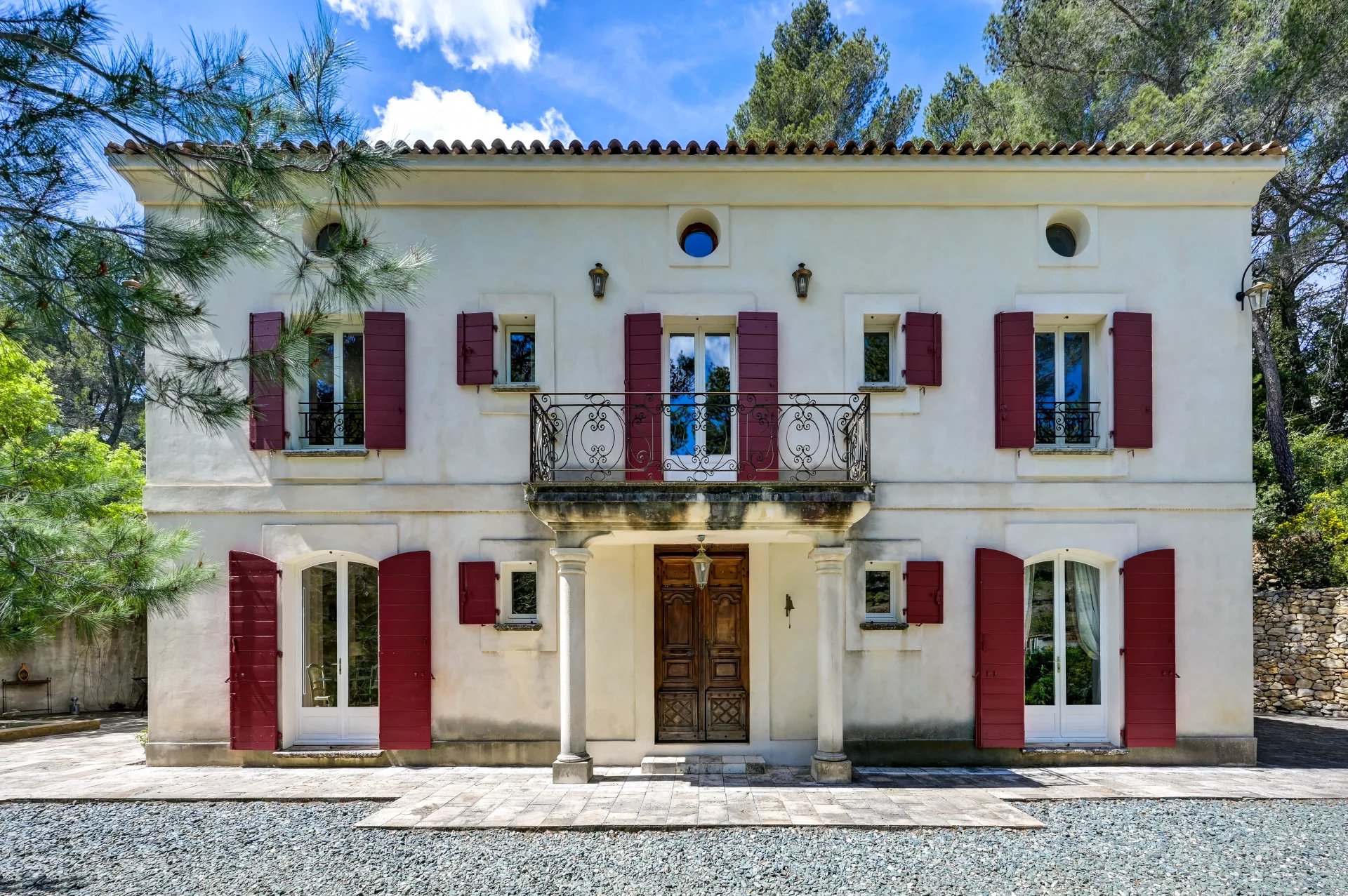 Sale Bastide Saint-Marc-Jaumegarde