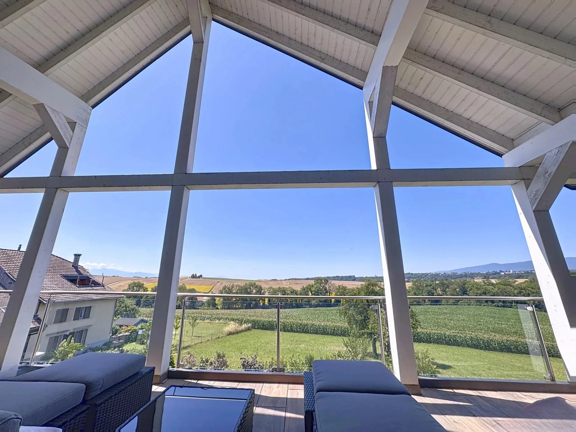 Attique avec balcon-terrasse