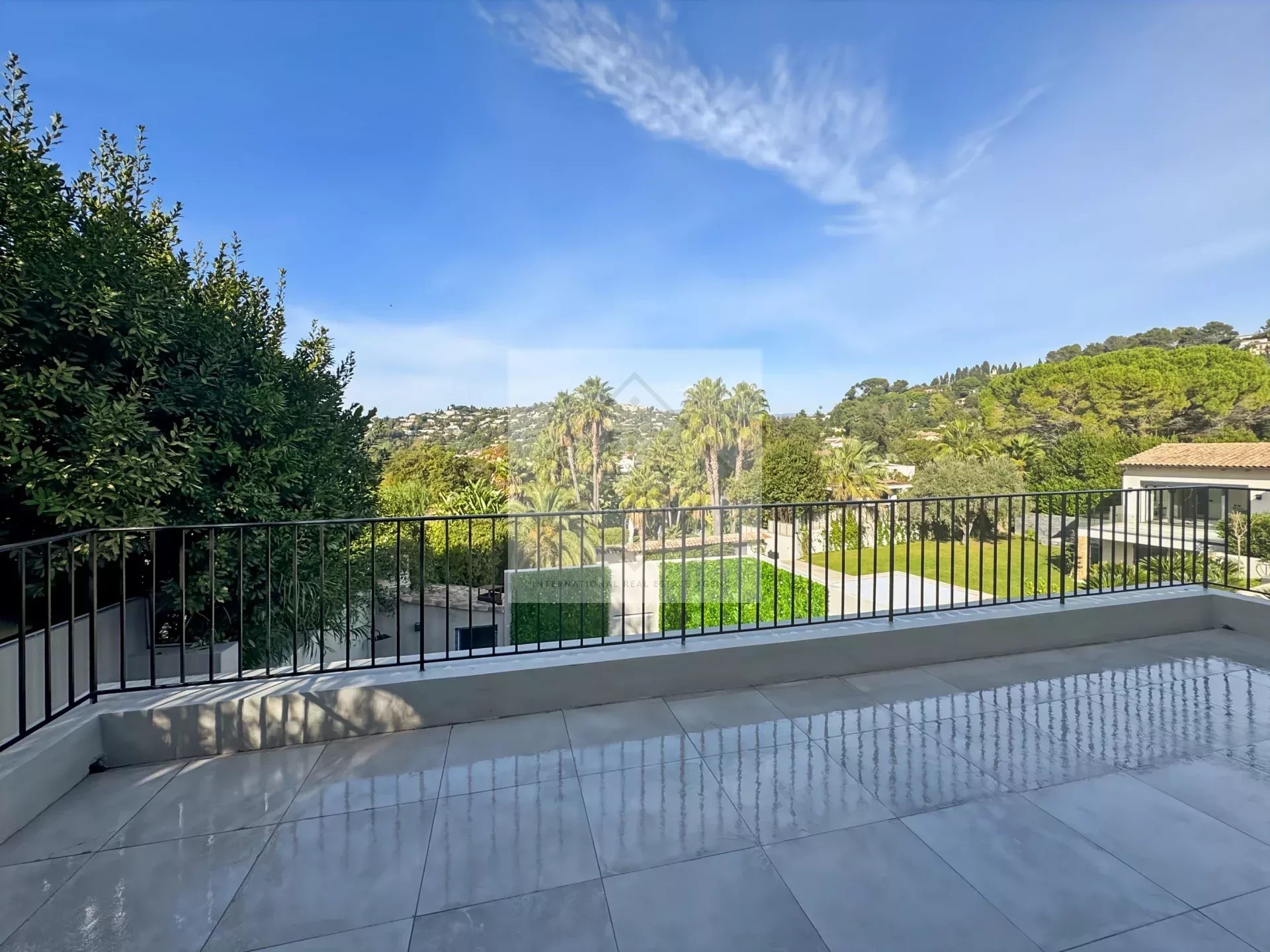 Maison rénovée à Mougins — photo 17