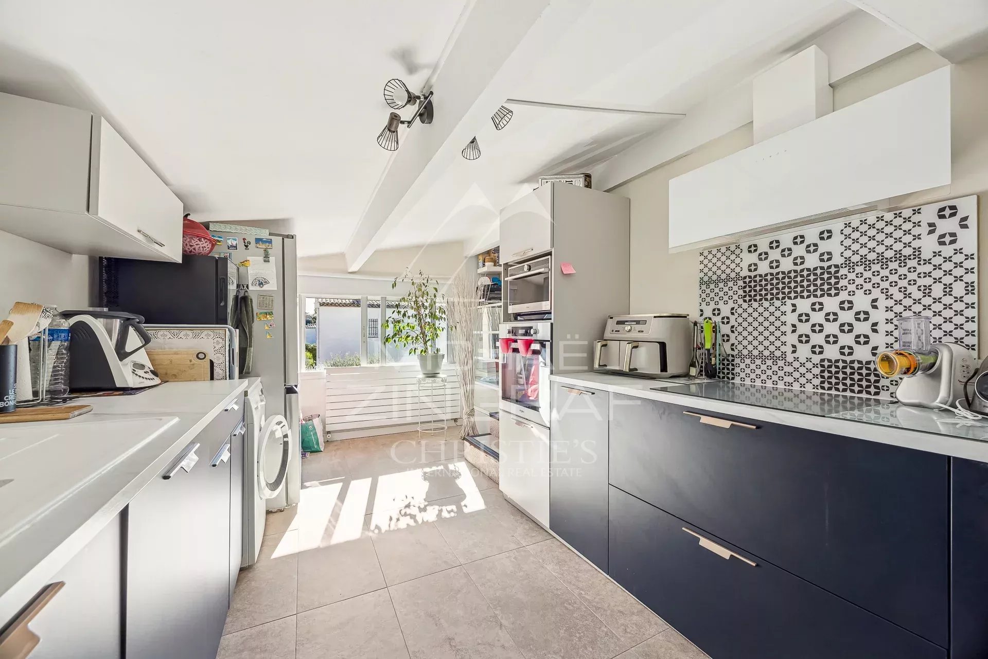 5 Bedroom Villa/Townhouse's Image 6