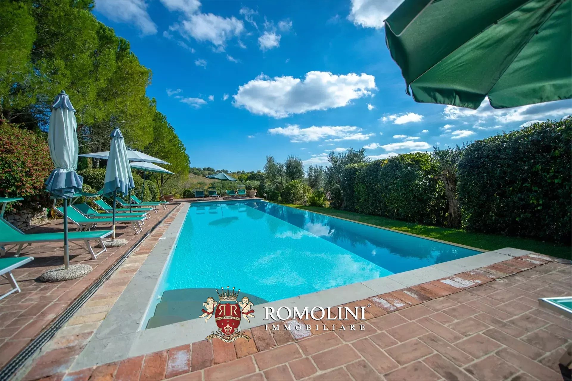 BORGO RISTRUTTURATO CON PISCINA IN VENDITA A UMBERTIDE