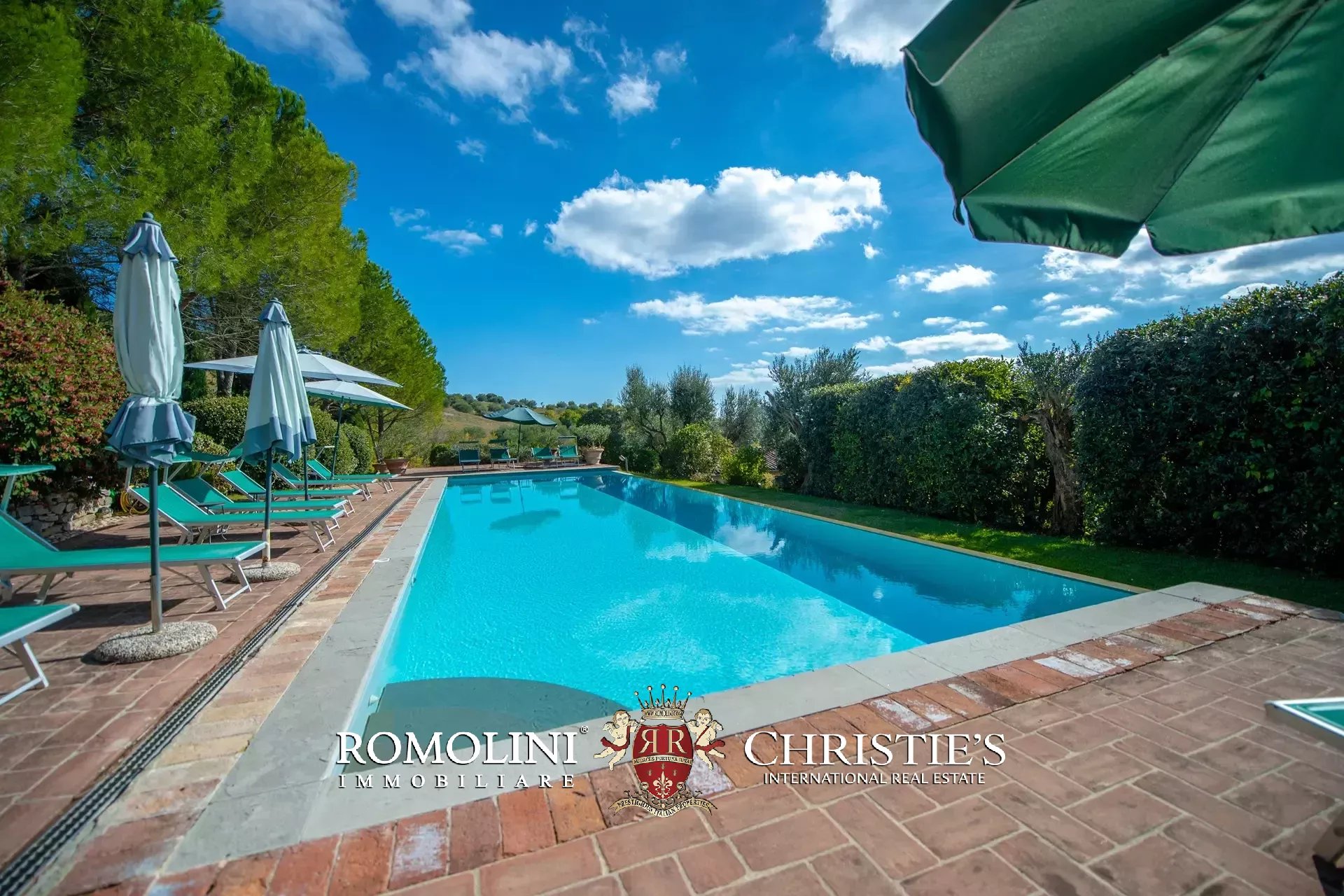 11 Bedroom Villa/Townhouse's Image 16