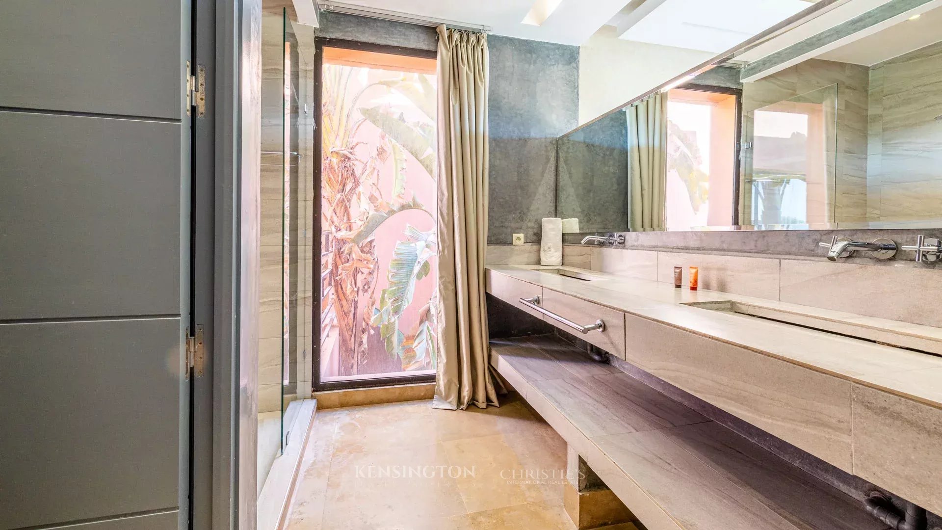 11 Bedroom Villa/Townhouse's Image 15