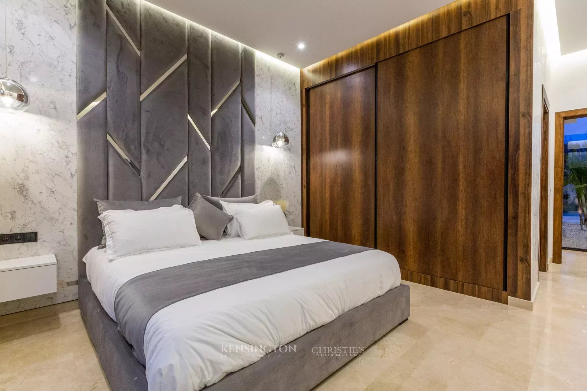 5 Bedroom Villa/Townhouse's Image 30