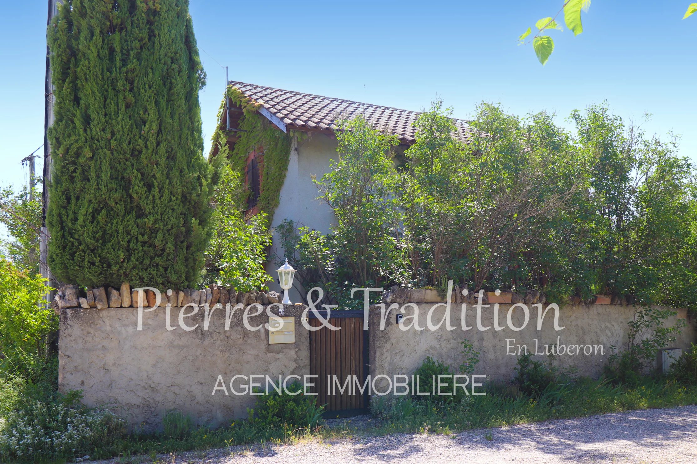 Sale House Céreste-en-Luberon