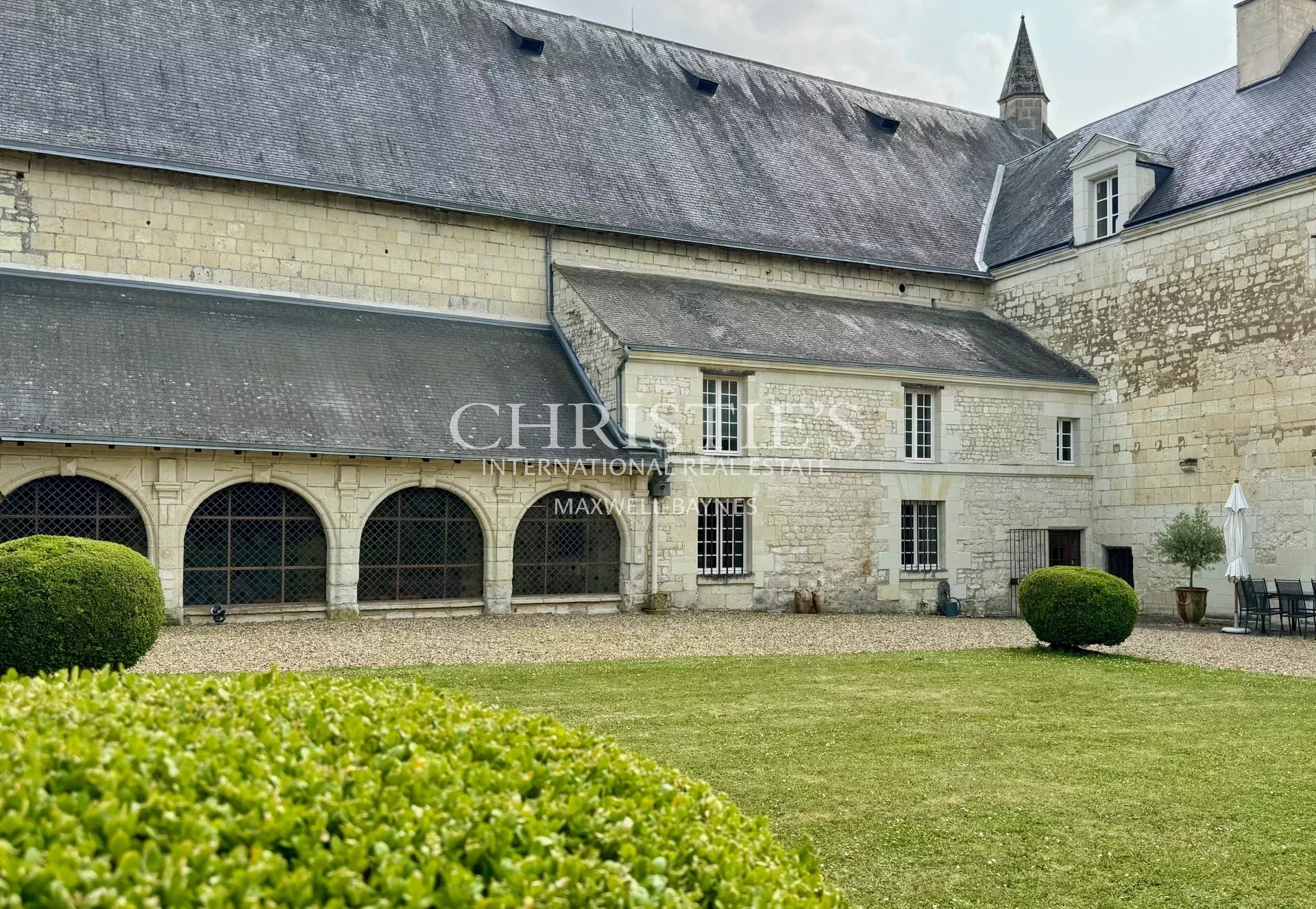 6 Bedroom Villa/Townhouse's Image 9