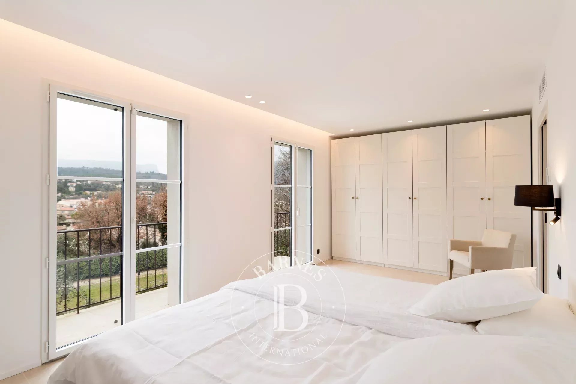 Le Rouret - Magnificent renovated family property in a quiet location - Panoramic hills view - picture 16