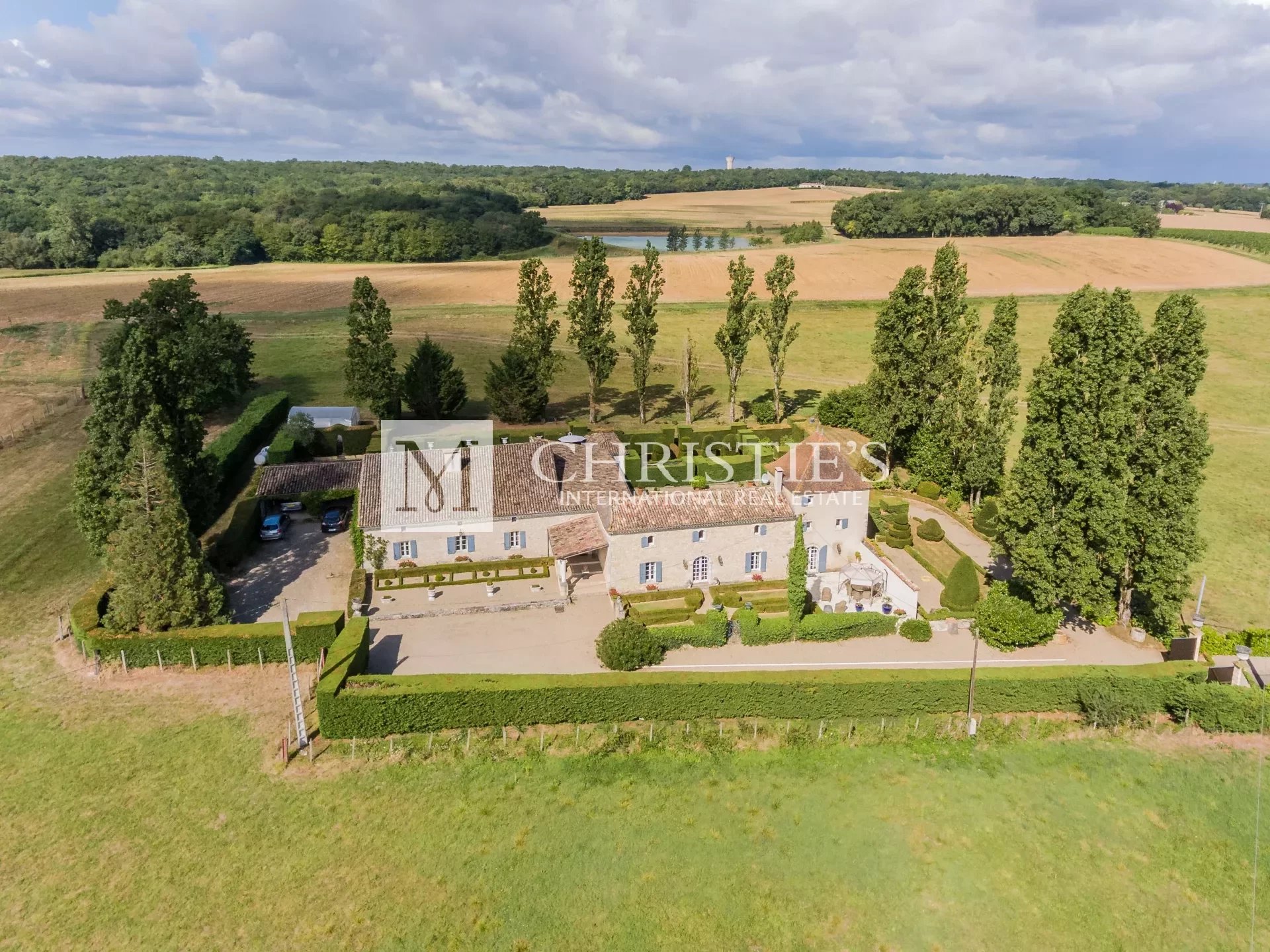 Beautiful Manor House Featuring A Swimming Pool, Nestled On 10 Acres Of 