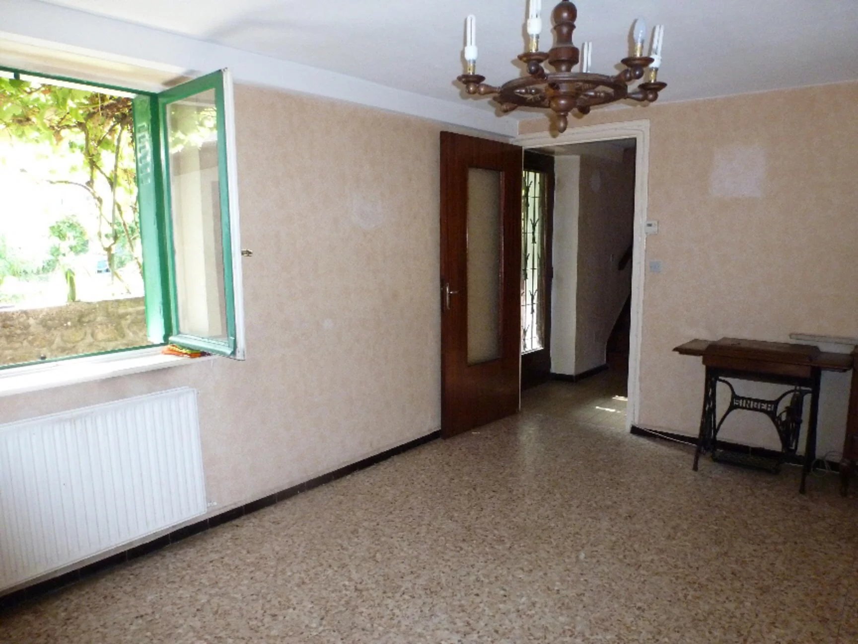 MAISON DE VILLAGE AVEC JARDIN