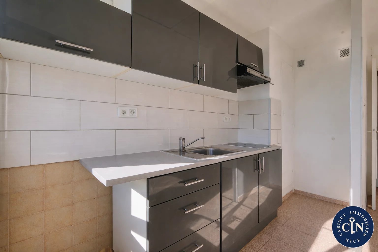 Studio – Vue mer & ville – Parc Impérial - Photo 4