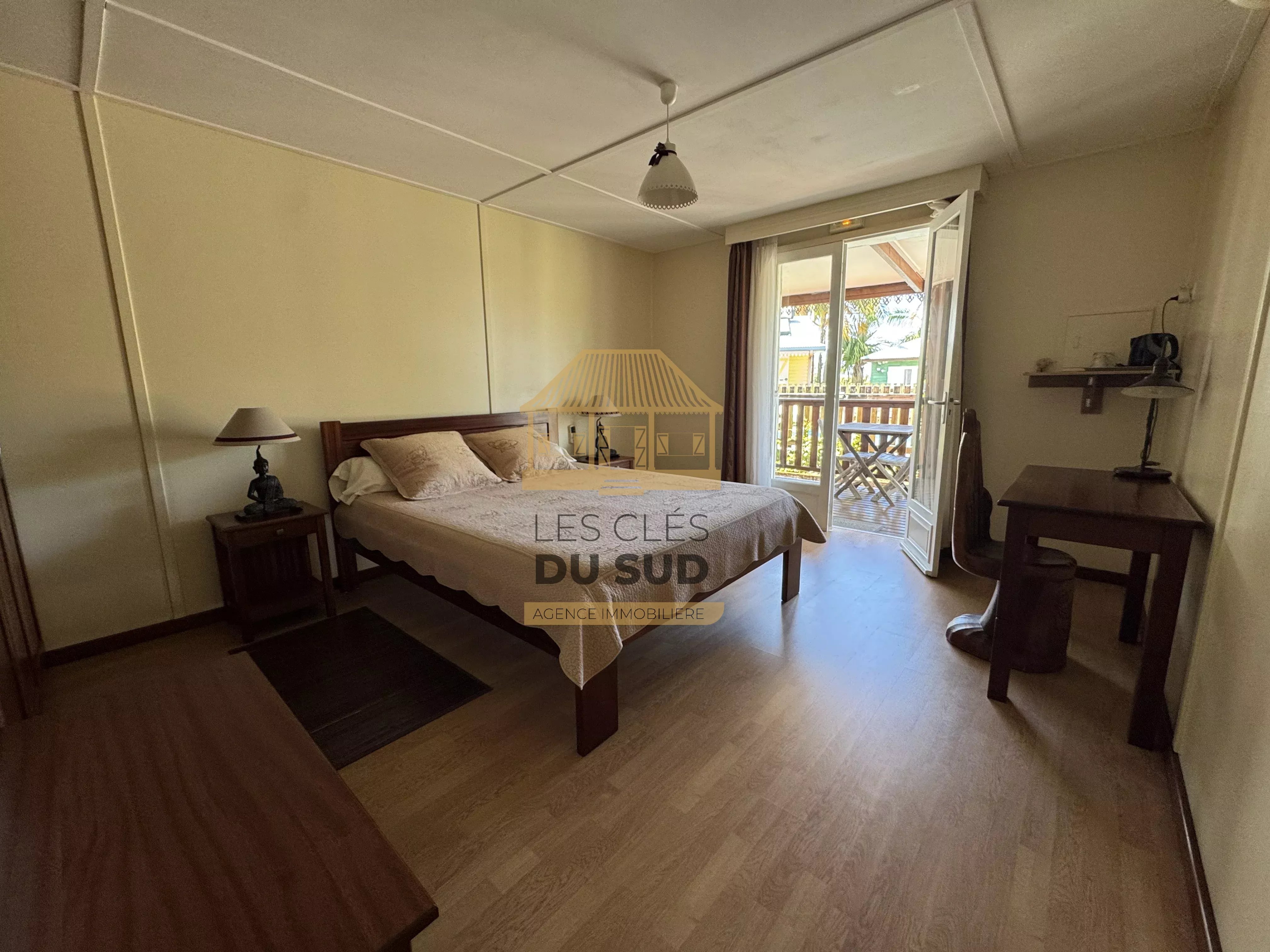 SAINT-PHILIPPE – BASSE VALLÉE – ENSEMBLE DE 5 BUNGALOWS EN LOCATION SAISONNIÈRE