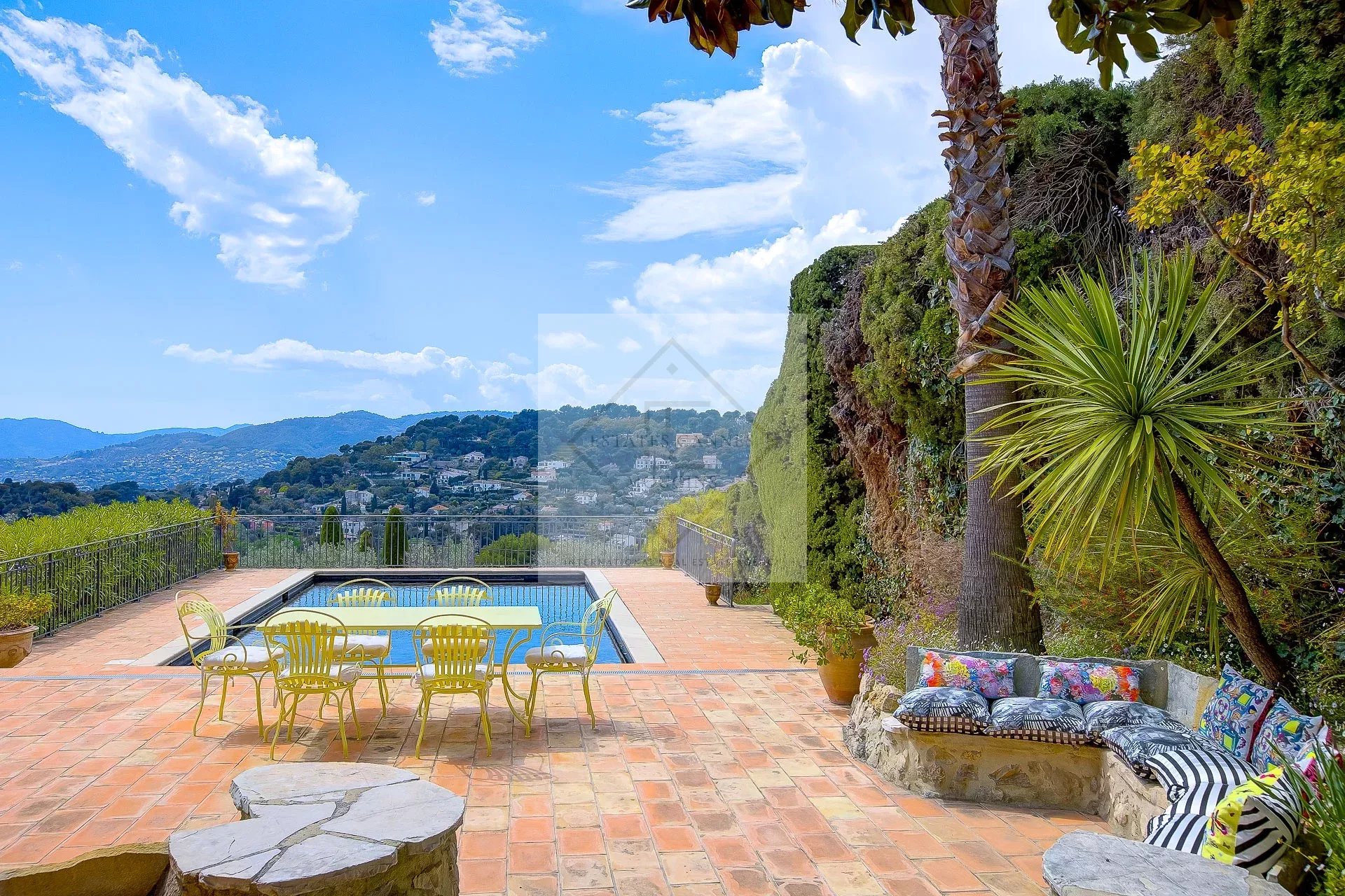 Villa  Provençale Rénovée au centre Mougins