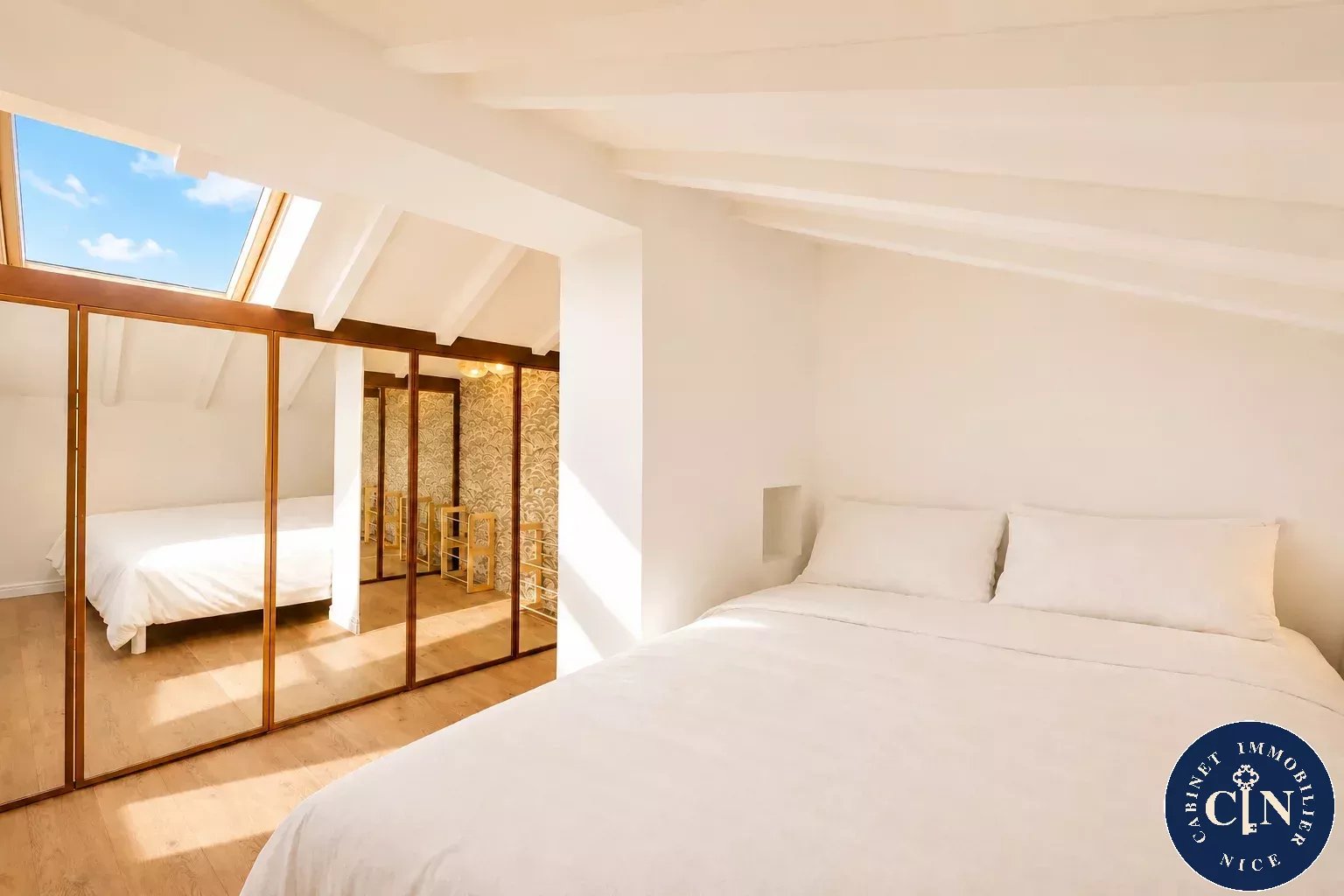 2 pièces - Duplex de charme - Carré d'Or — photo 5