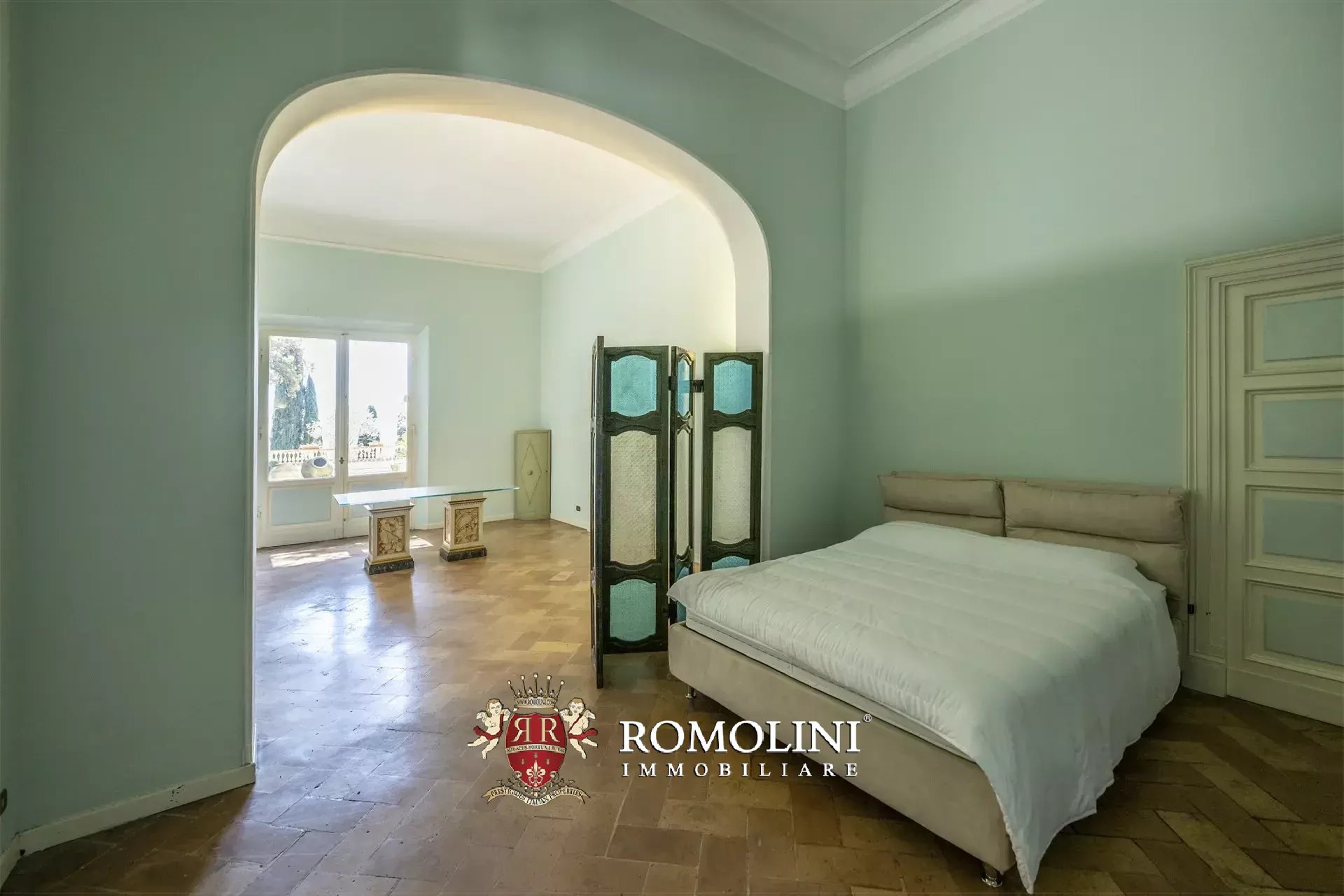8 Bedroom Villa/Townhouse's Image 39