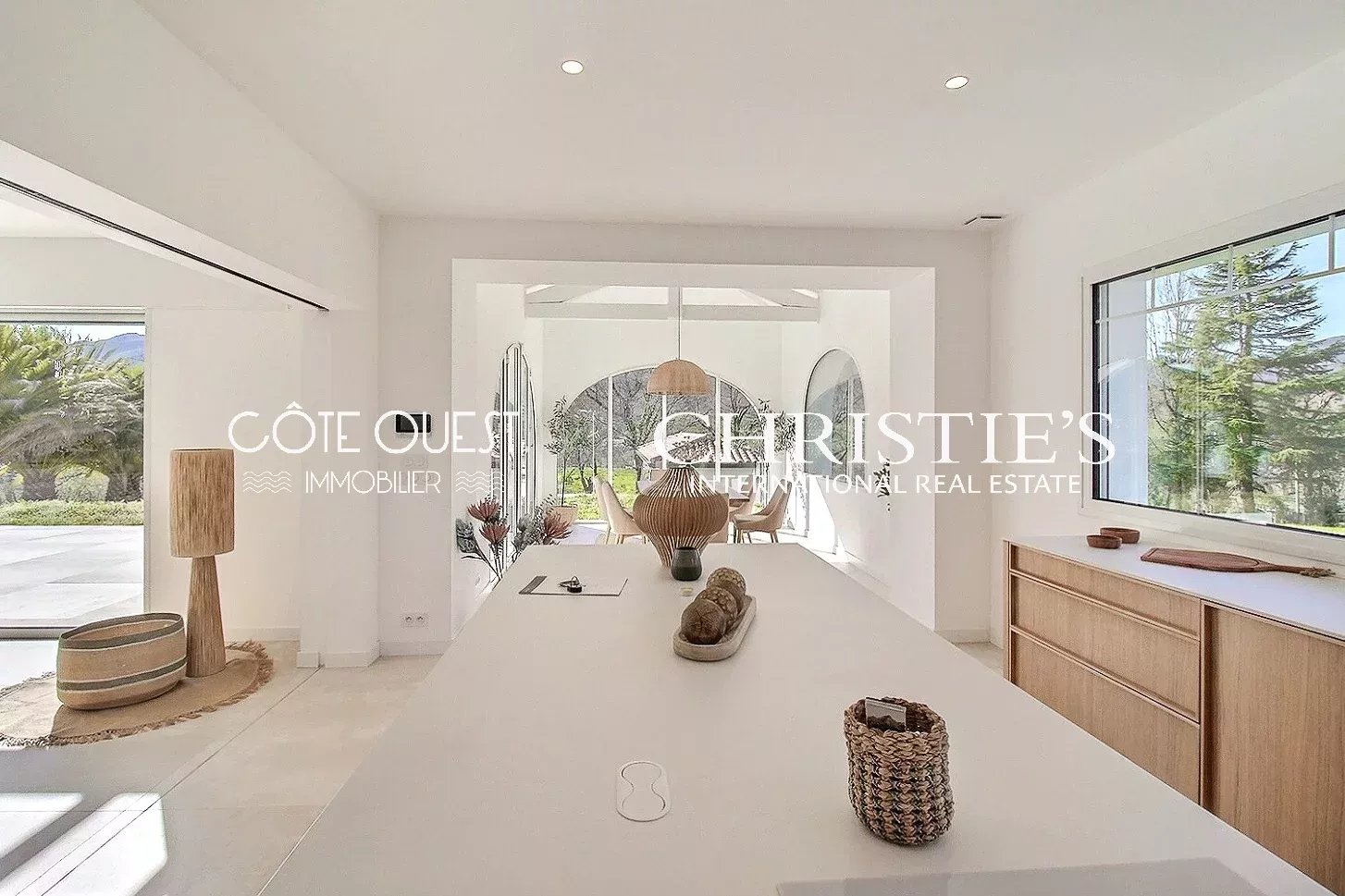 5 Bedroom Villa/Townhouse's Image 6