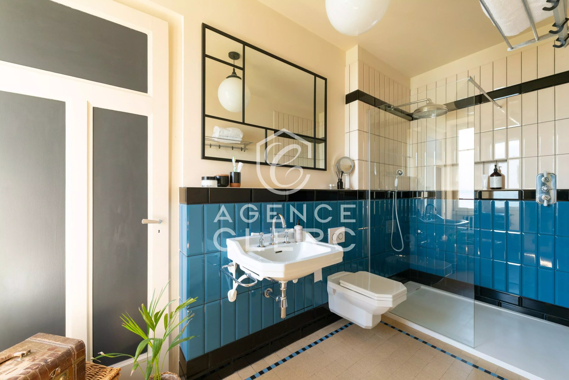 10 Bedroom Villa/Townhouse's Image 12